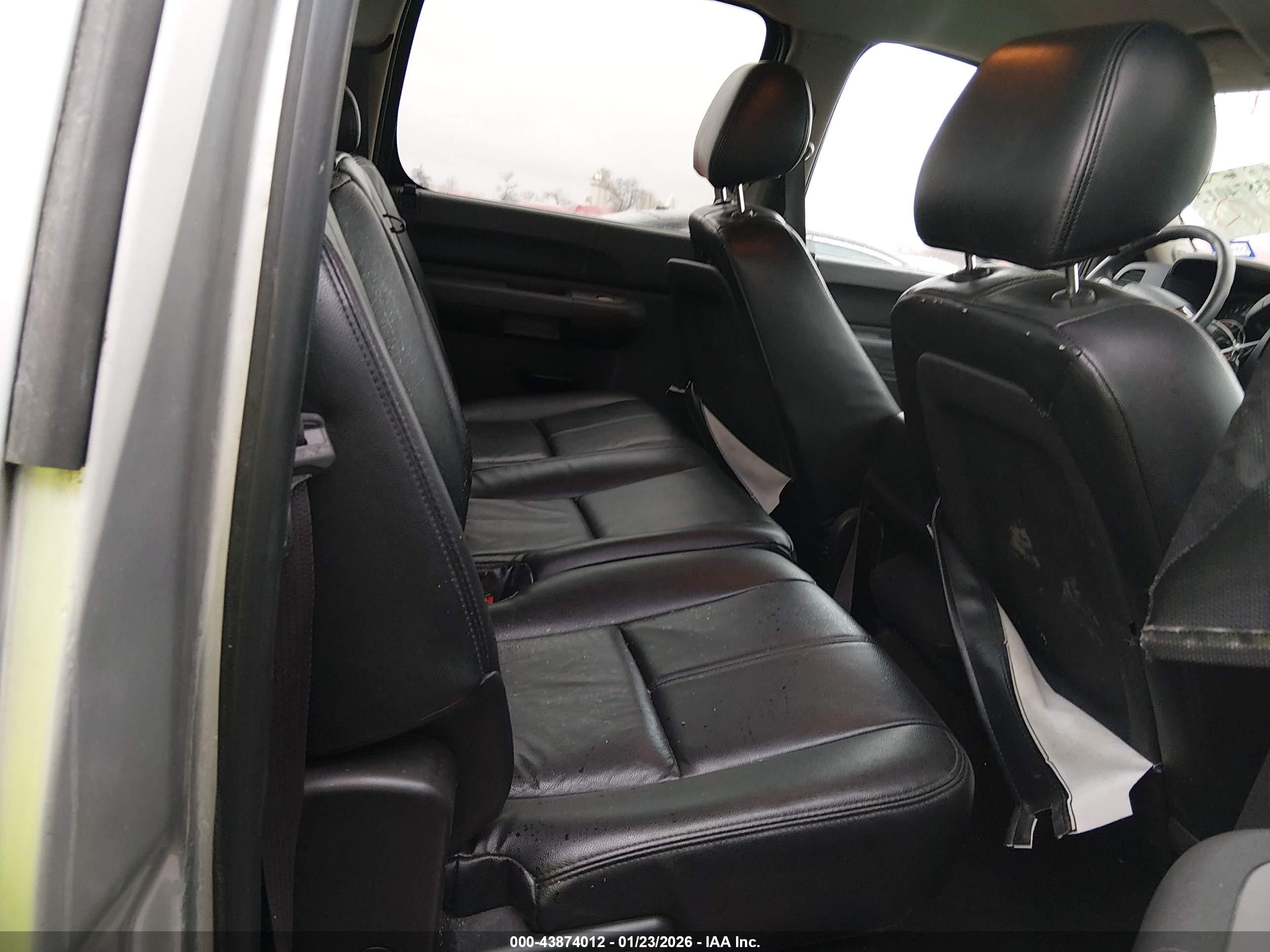 GMC SIERRA image 8