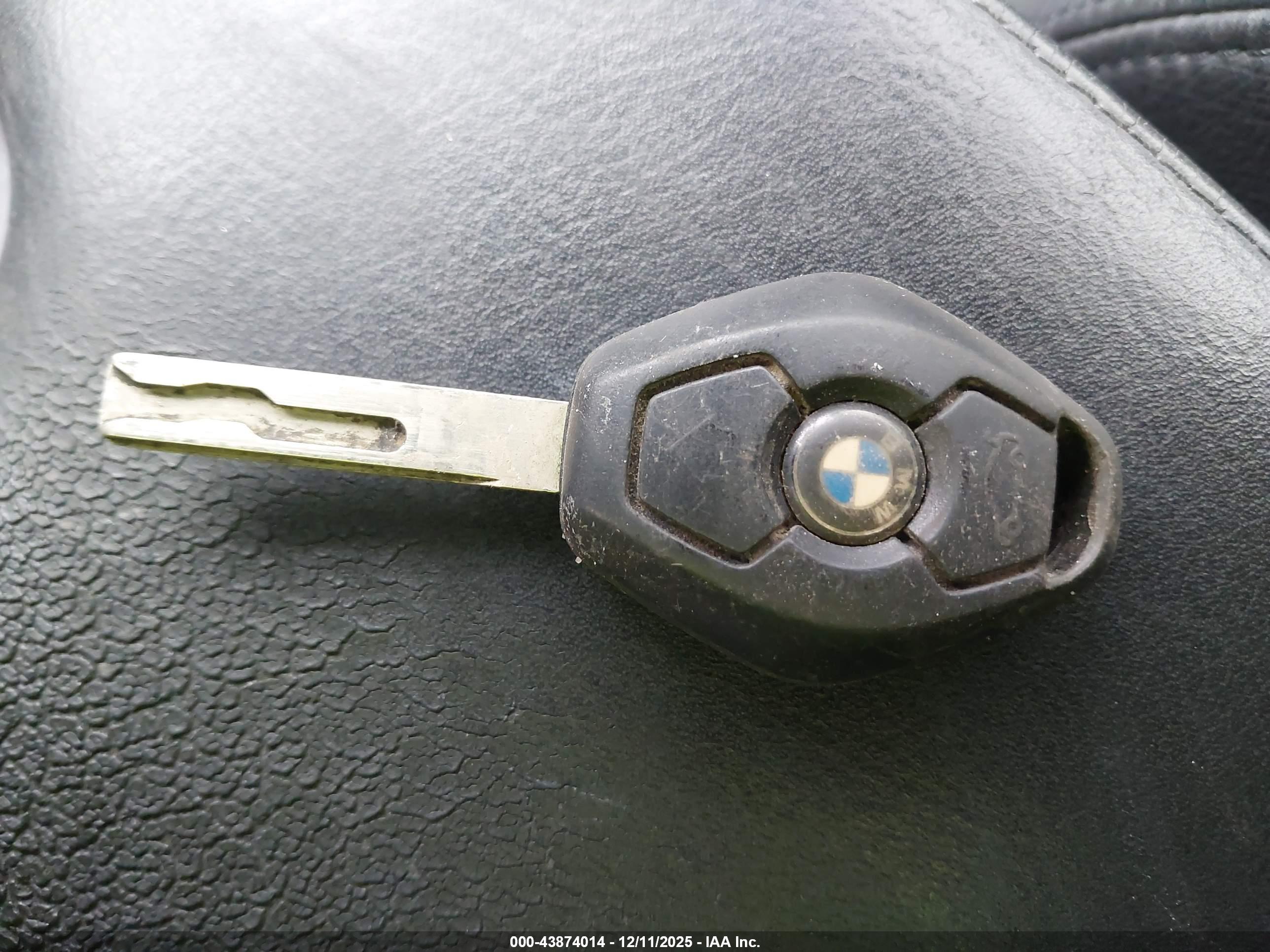 BMW 330CI image 11