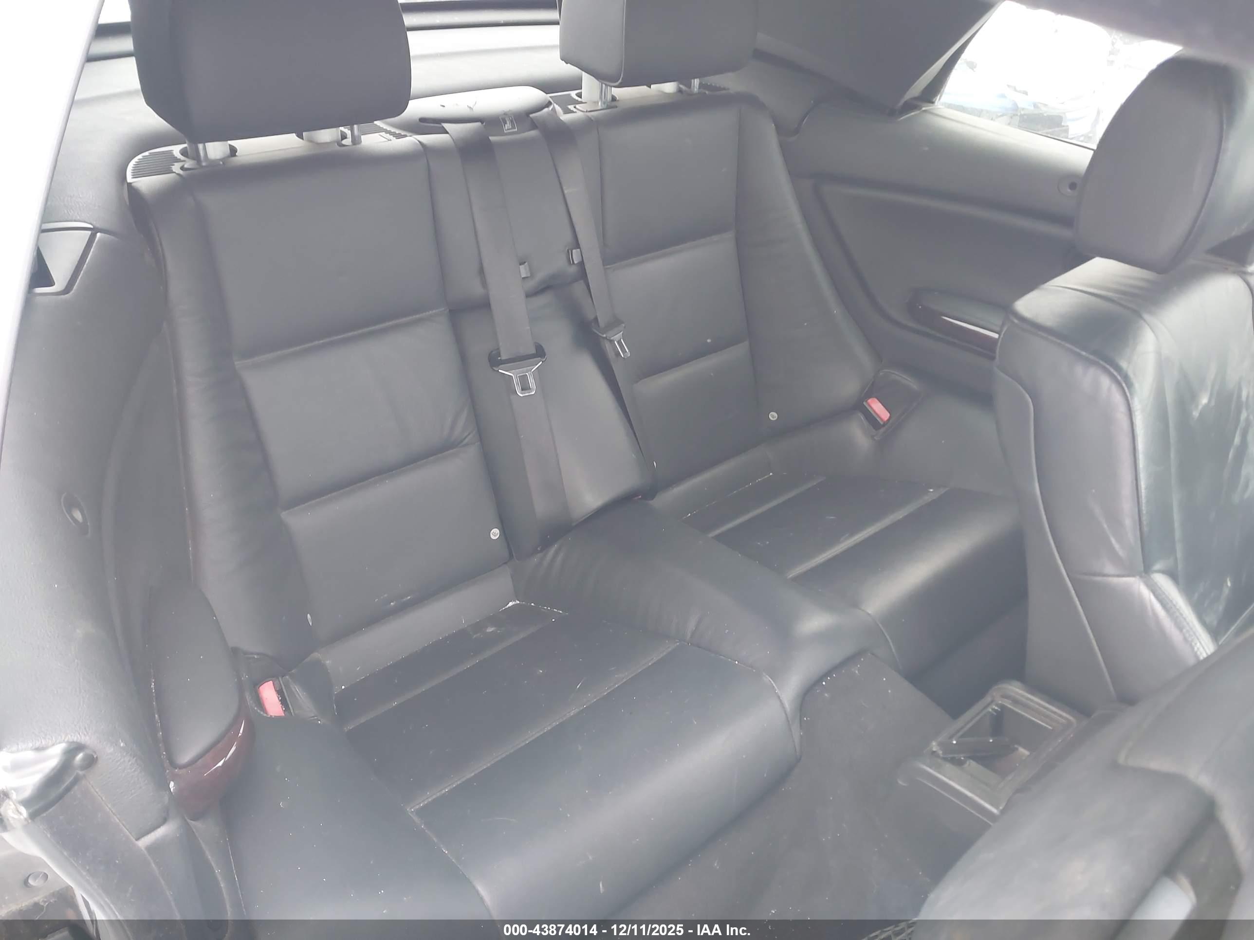BMW 330CI image 8
