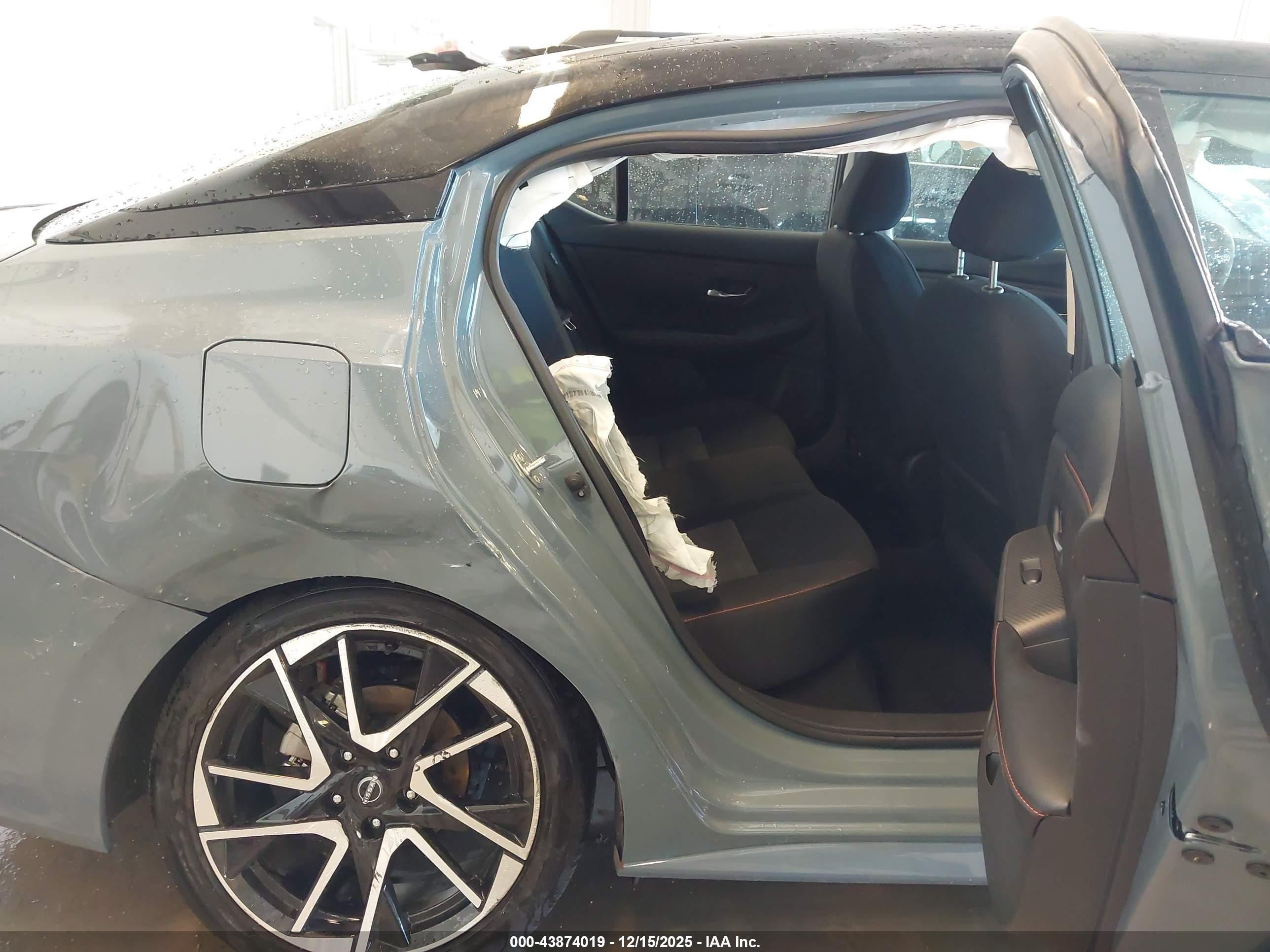 NISSAN SENTRA image 8