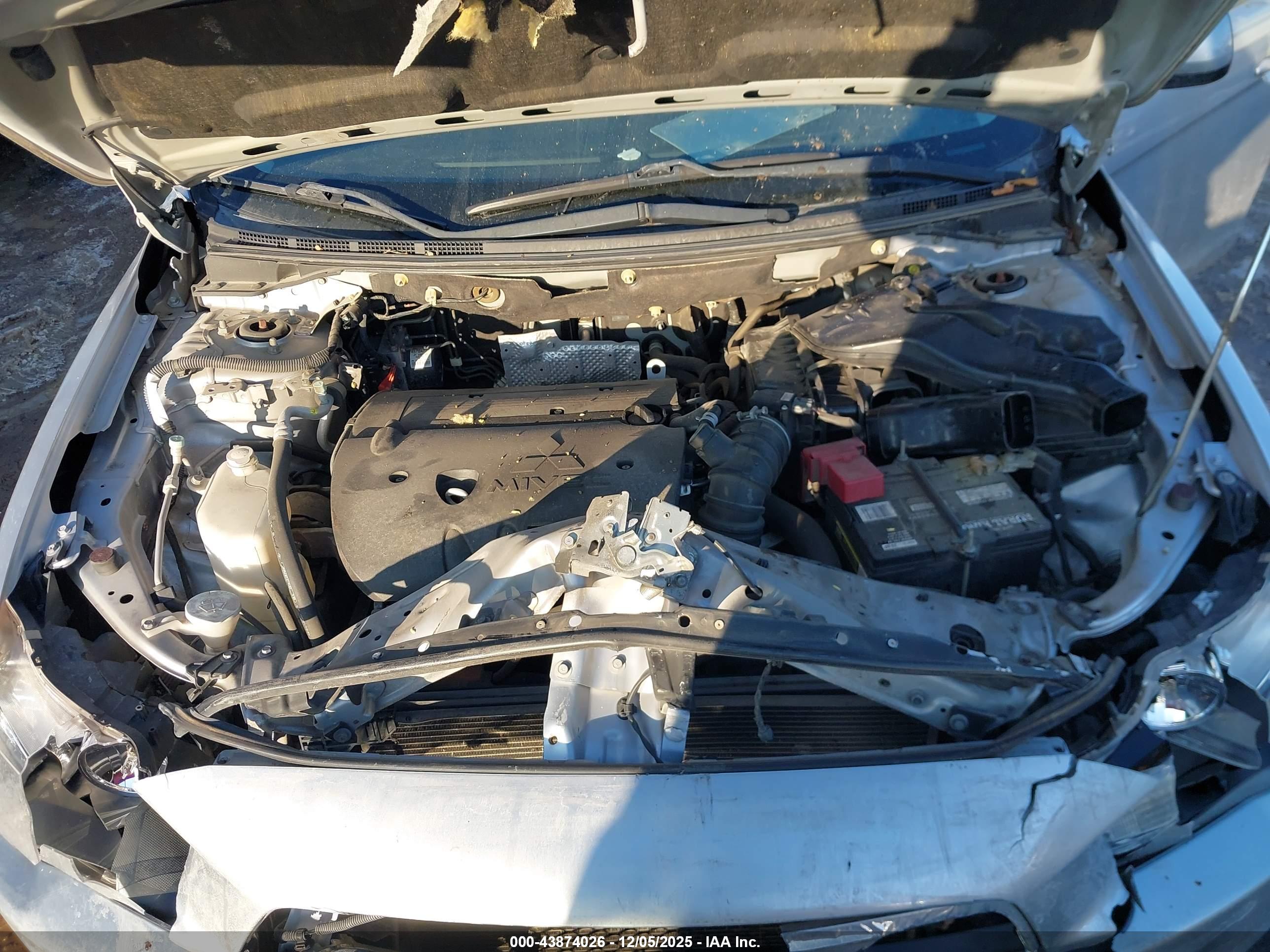 MITSUBISHI LANCER image 10