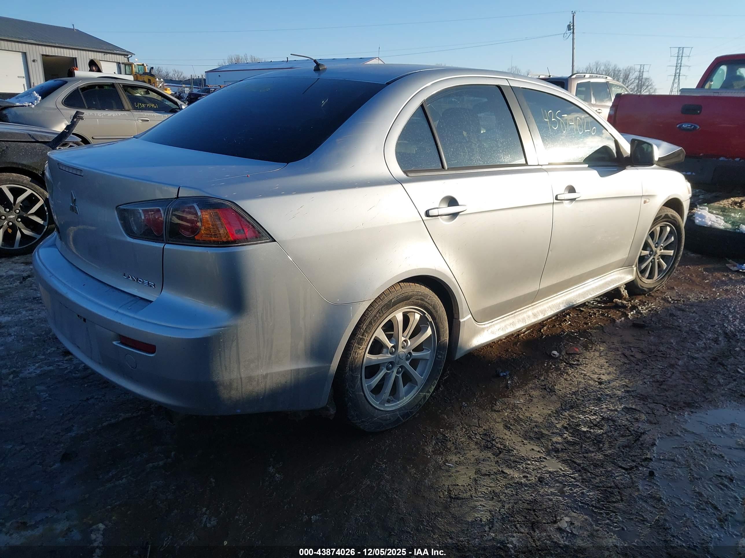 MITSUBISHI LANCER image 4