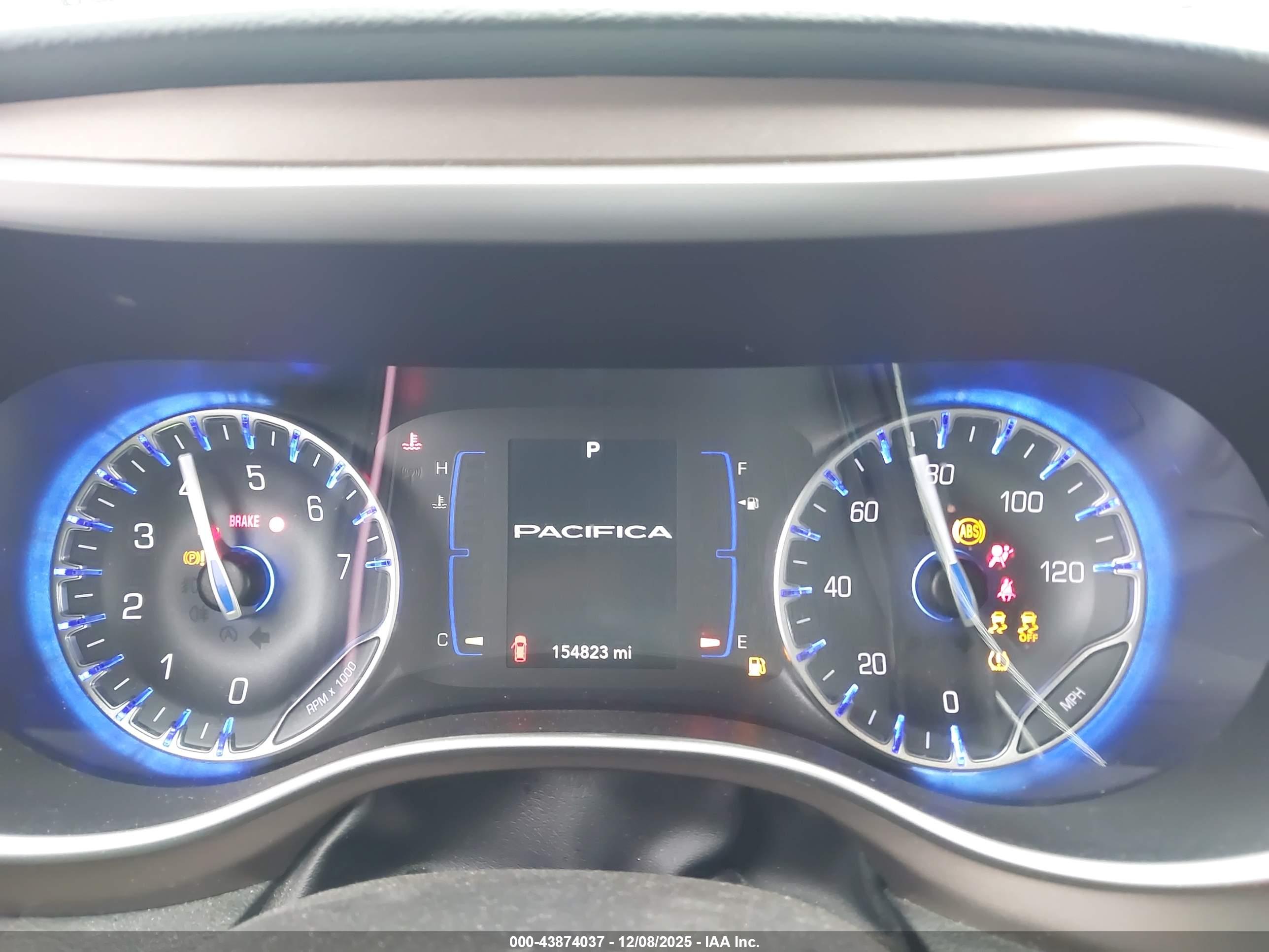 CHRYSLER PACIFICA image 7