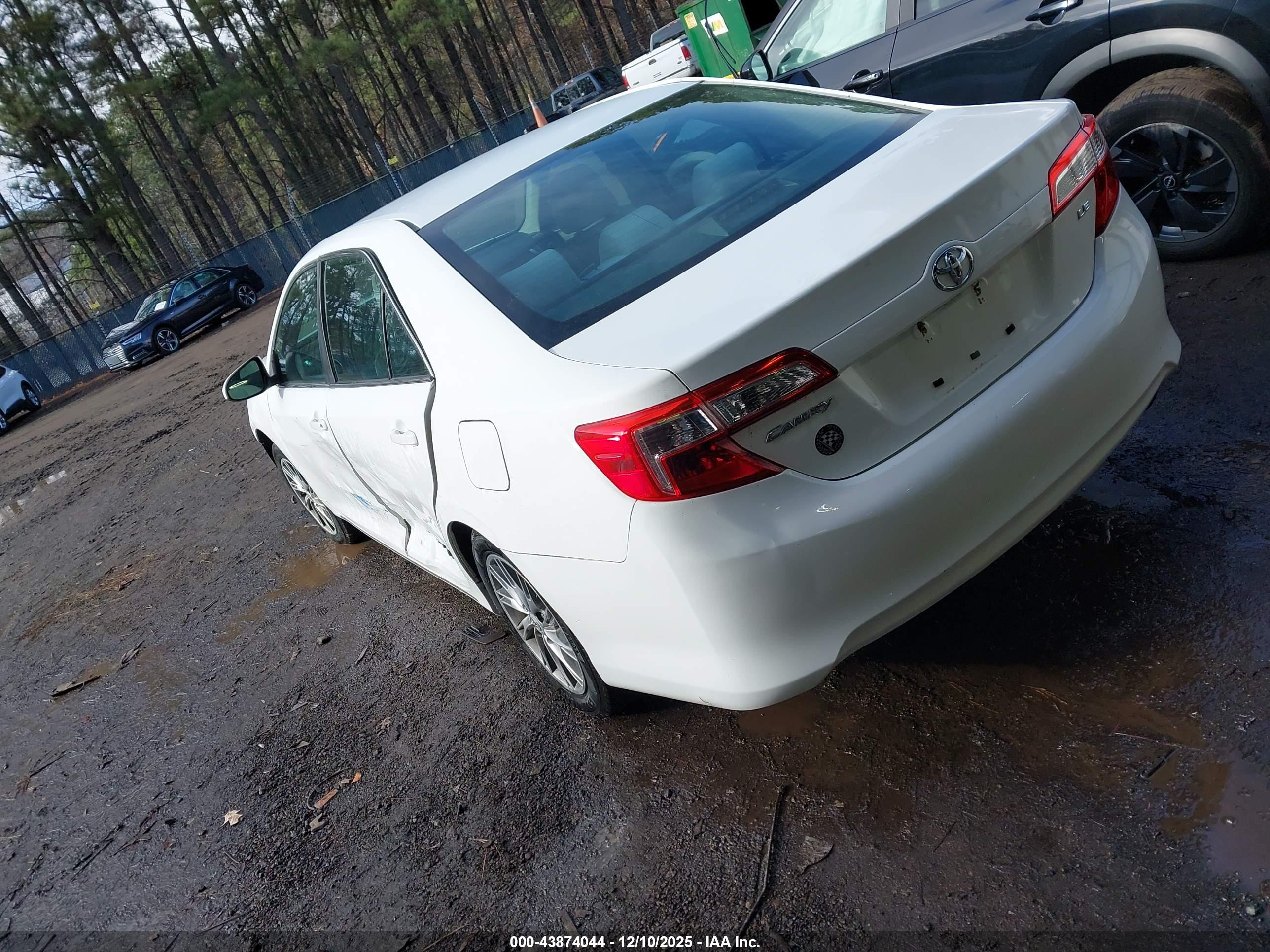 TOYOTA CAMRY image 3