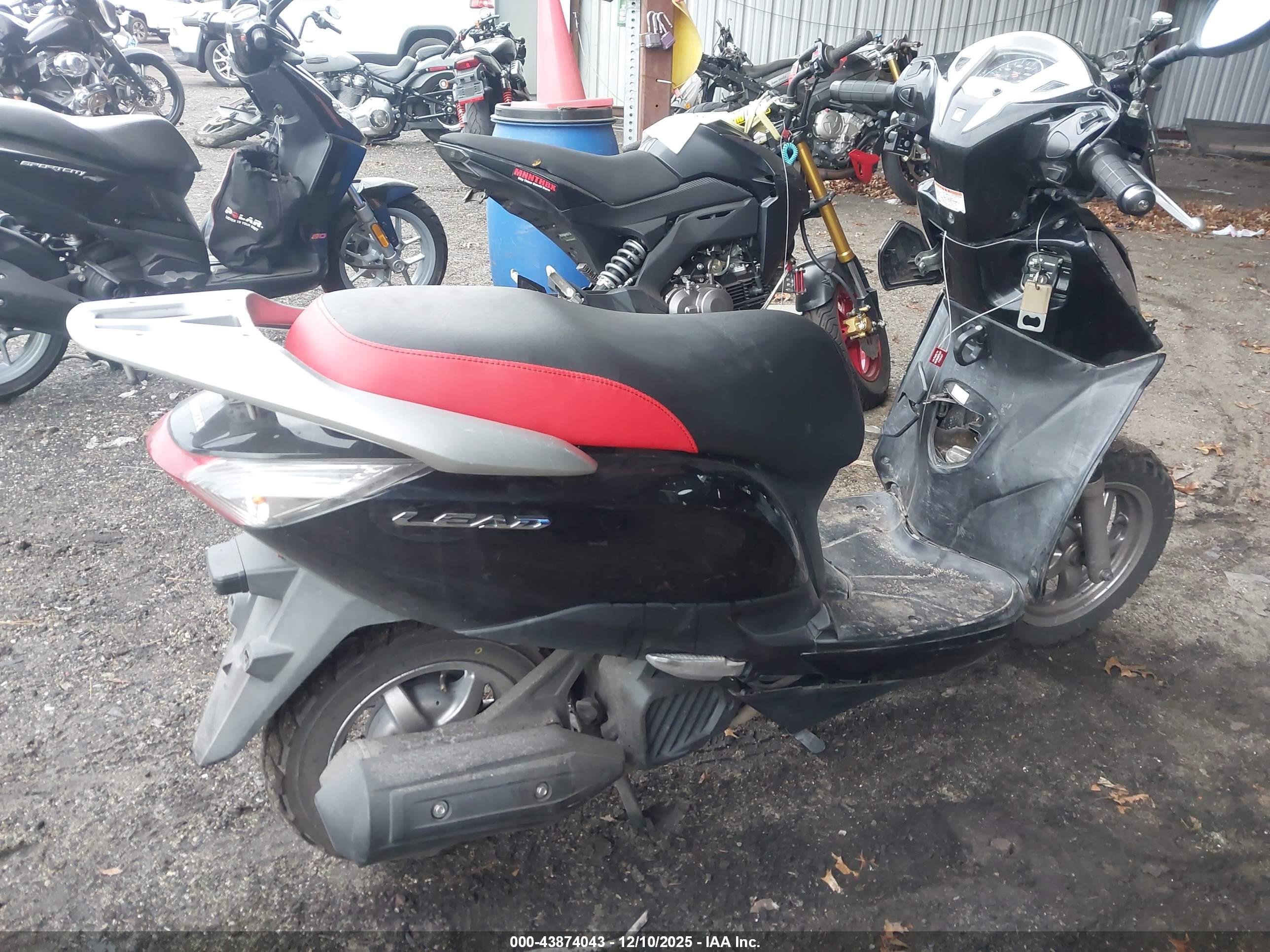 HONDA NH125 image 4
