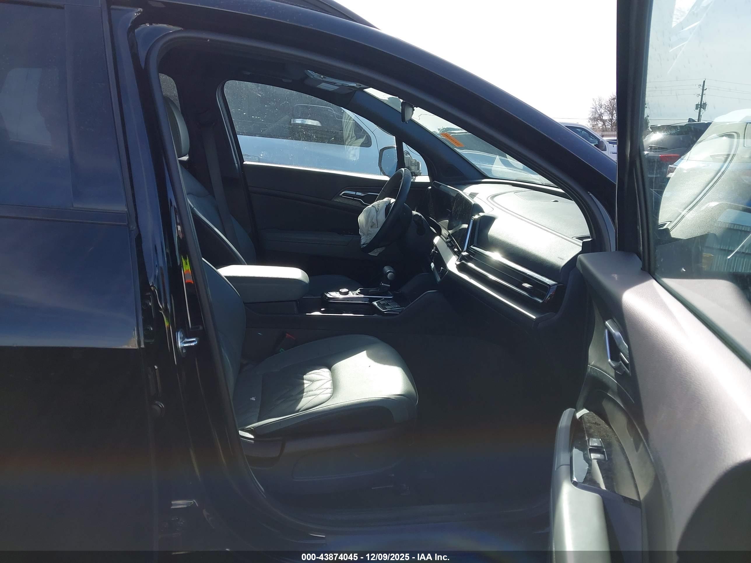 KIA SPORTAGE image 5