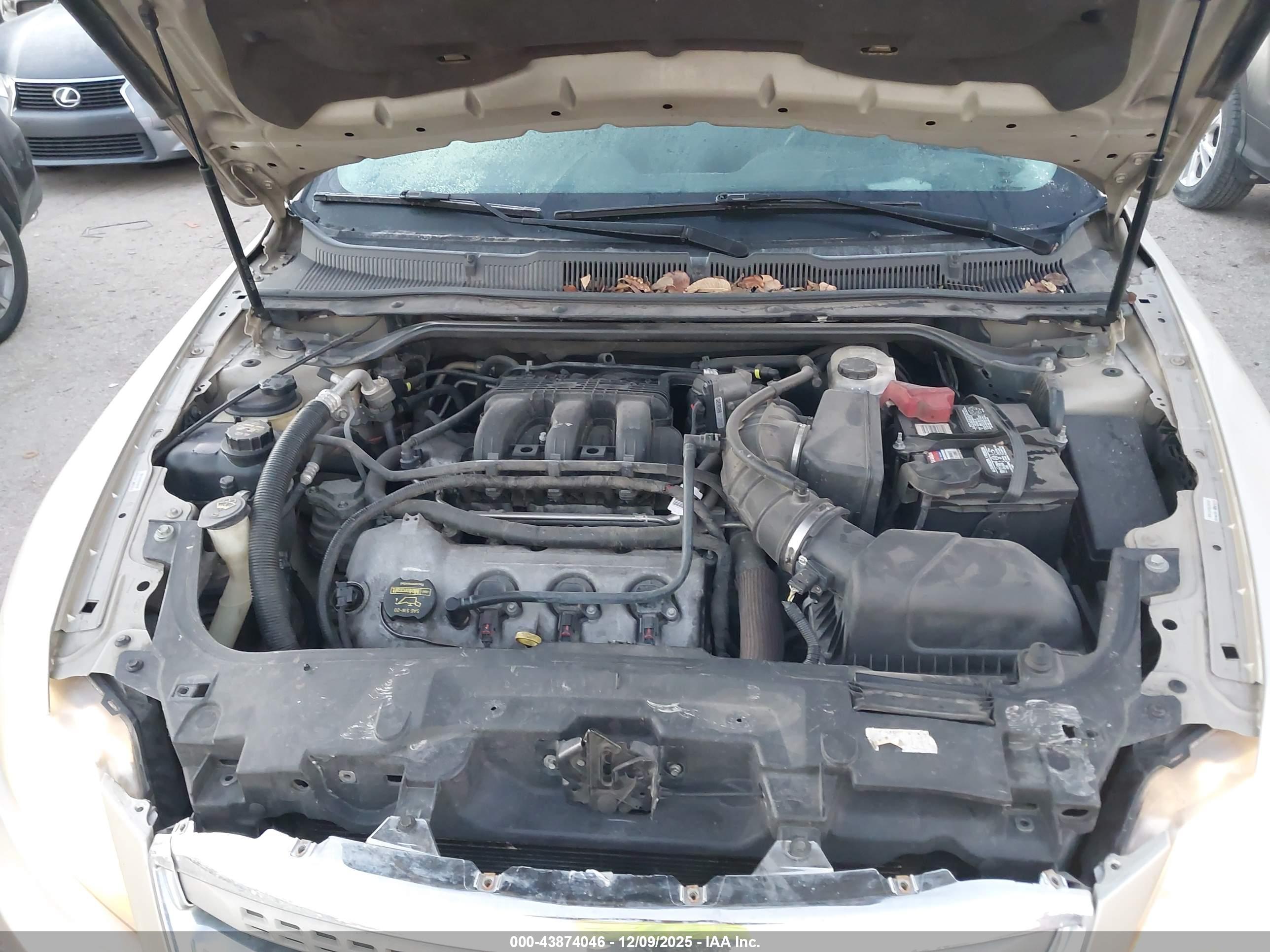 FORD TAURUS image 10