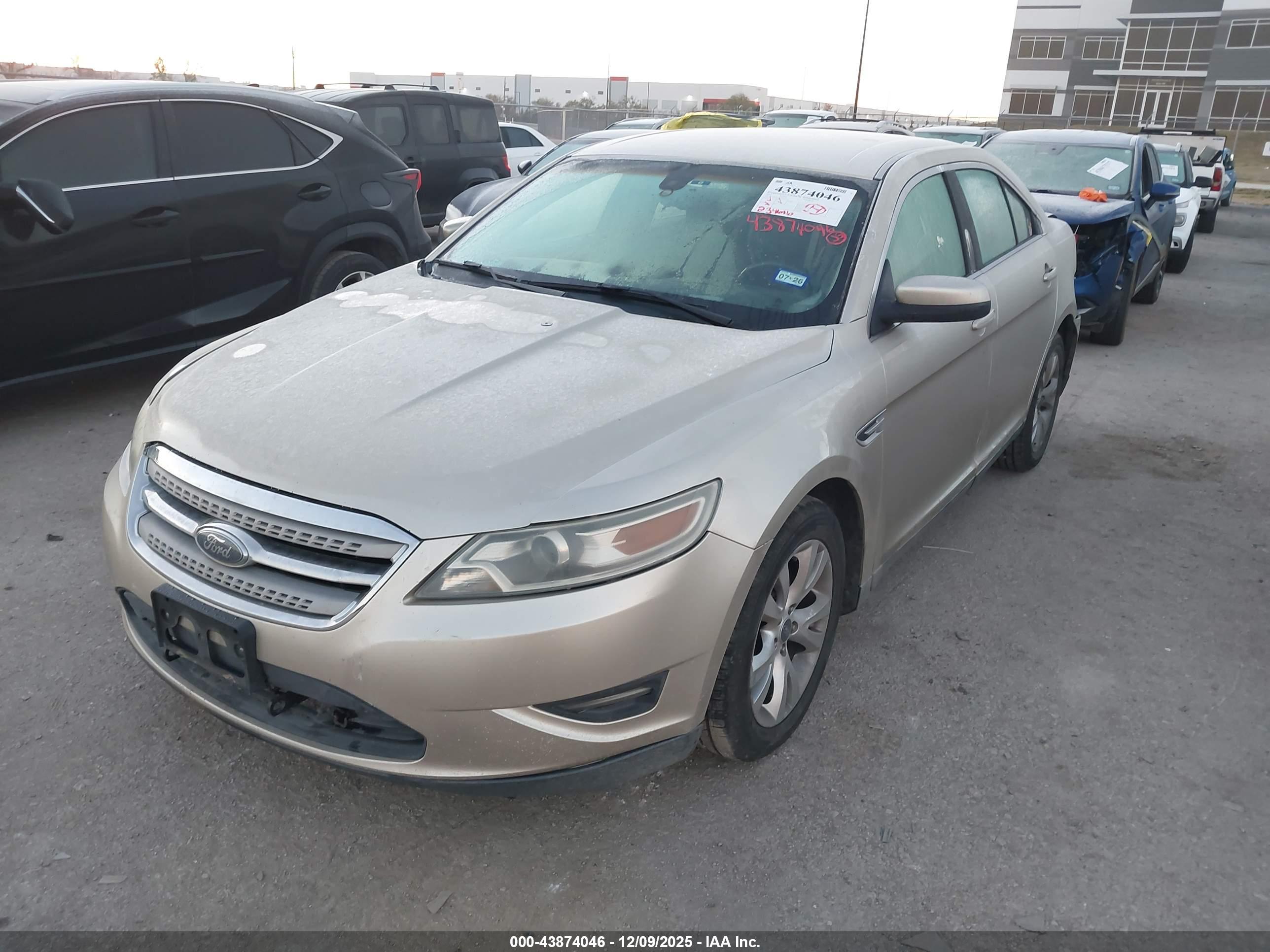 FORD TAURUS image 2