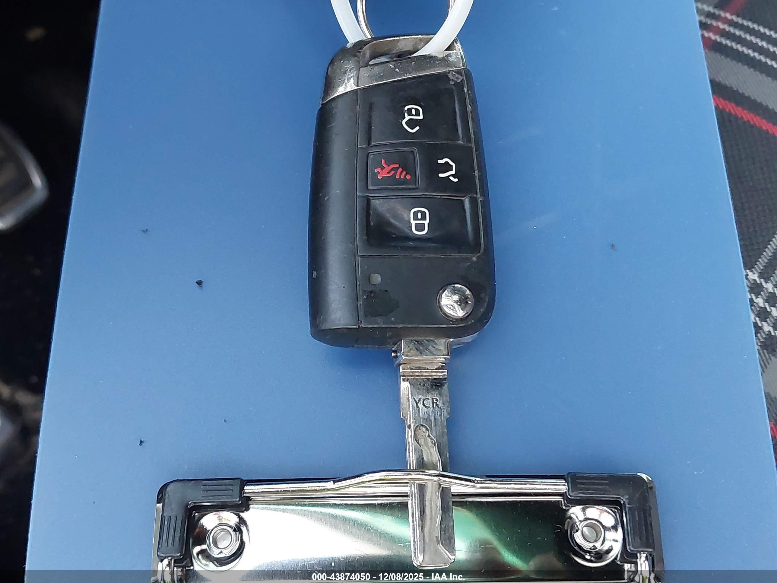 VOLKSWAGEN GOLF image 11