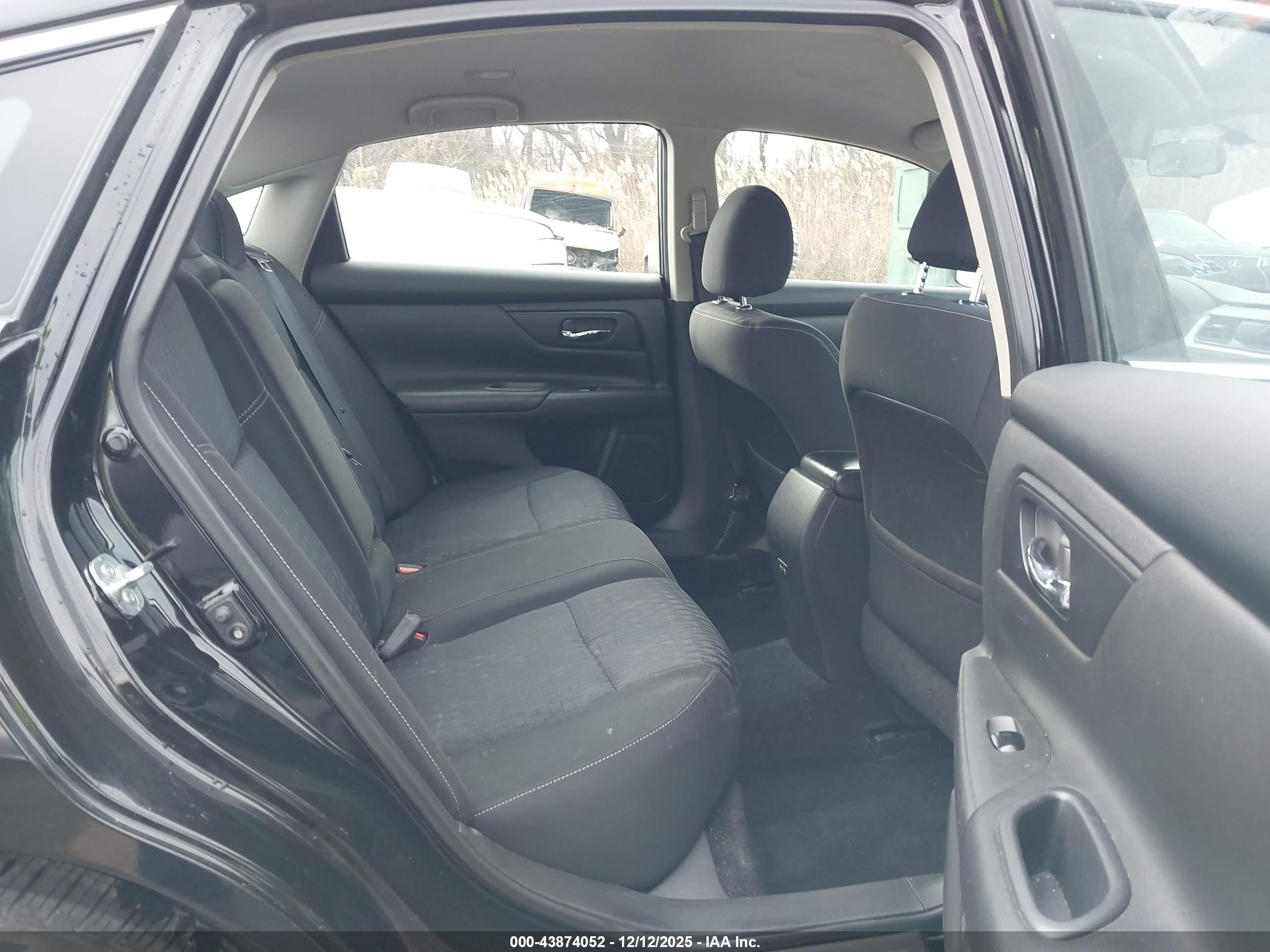 NISSAN ALTIMA image 8