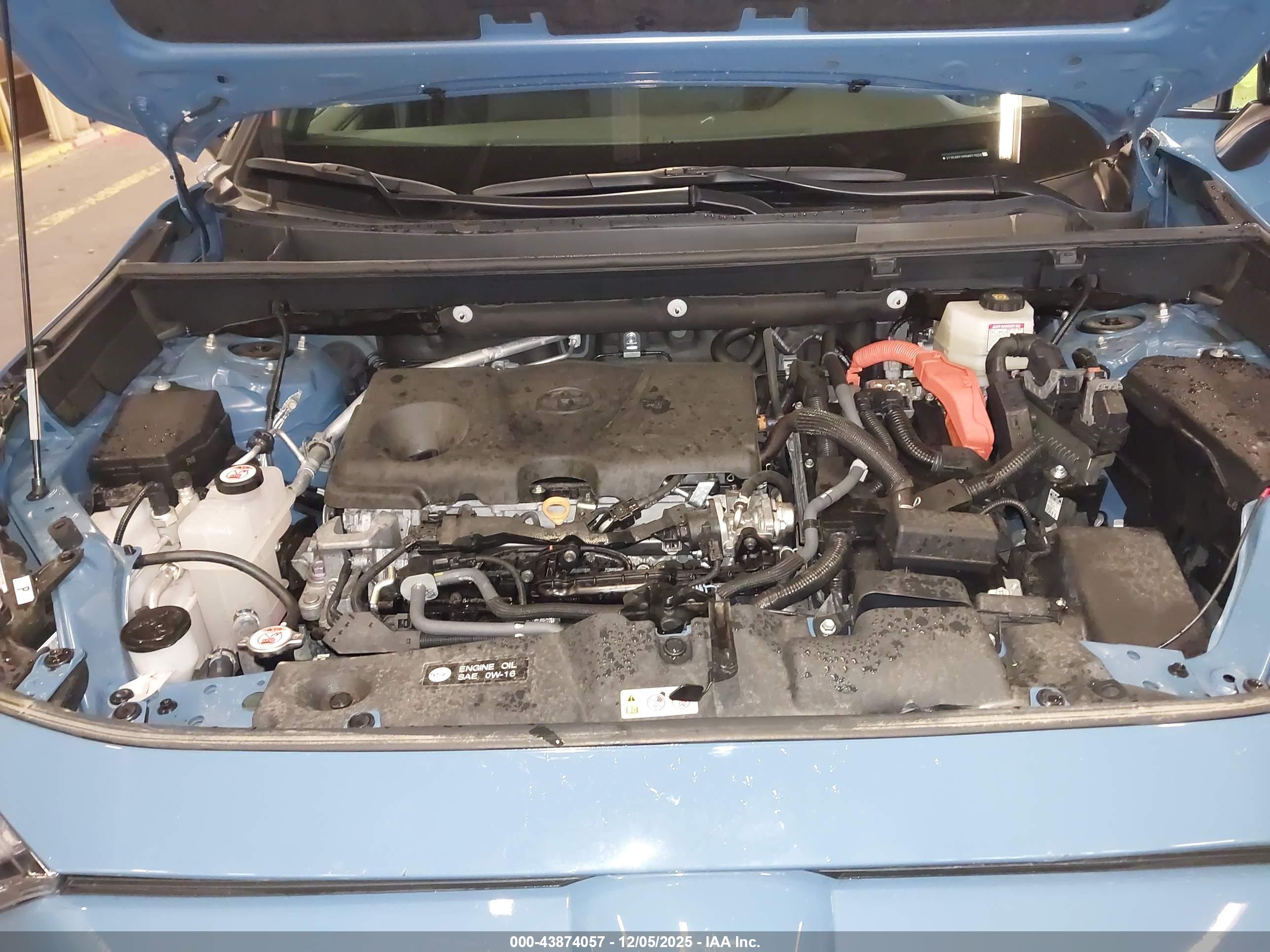 TOYOTA RAV4 image 10