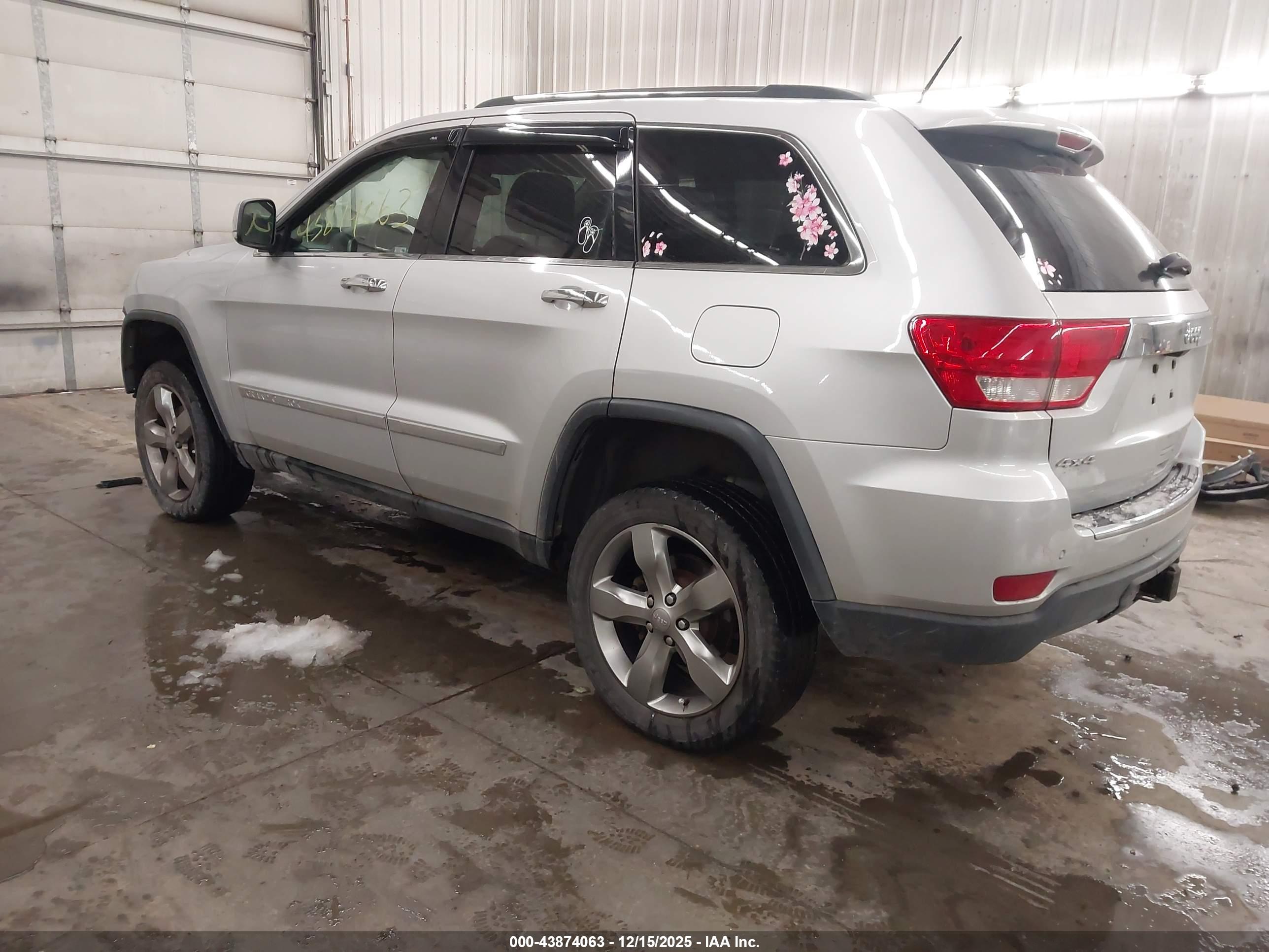 JEEP GRAND image 3