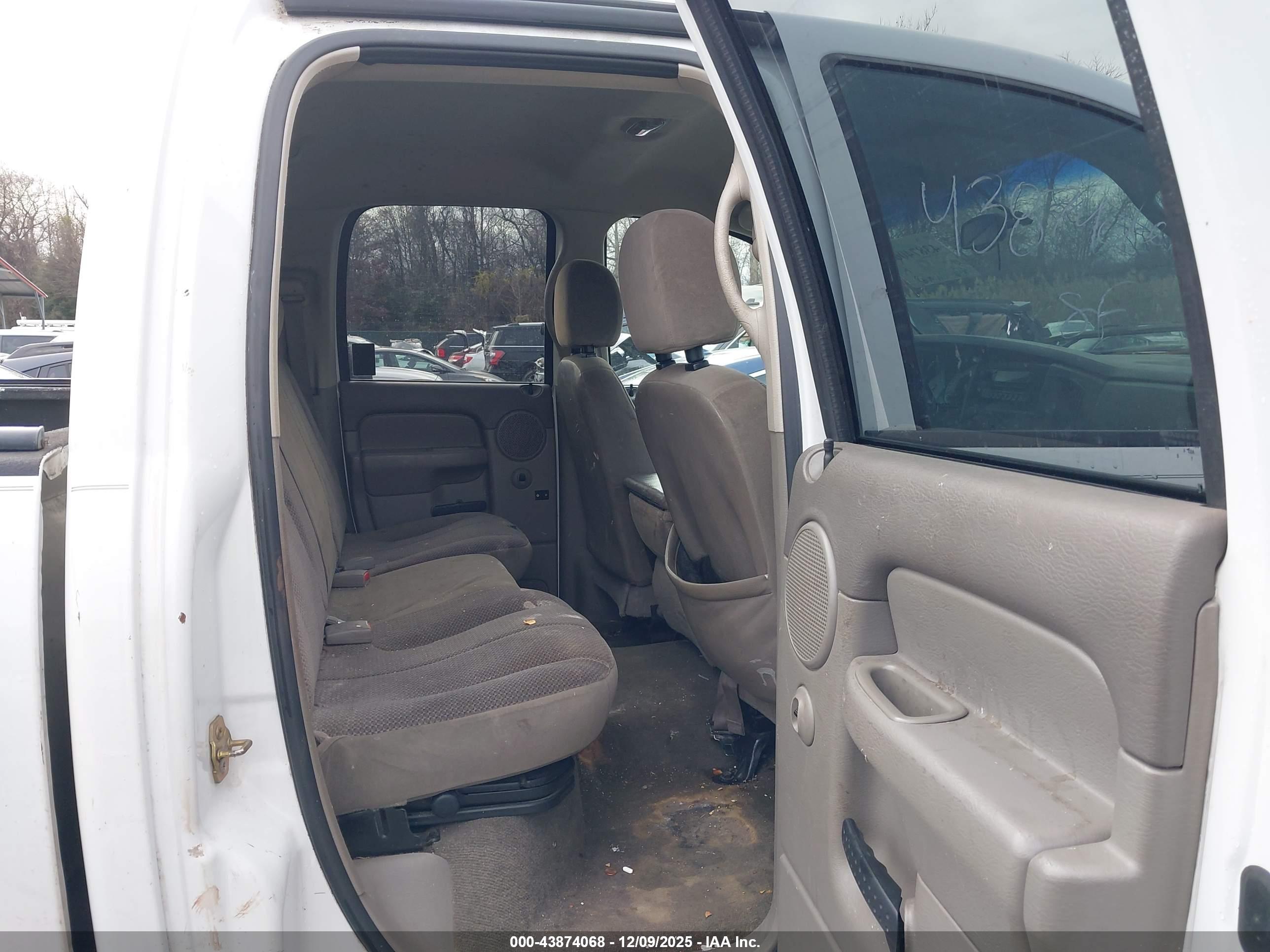DODGE RAM image 8