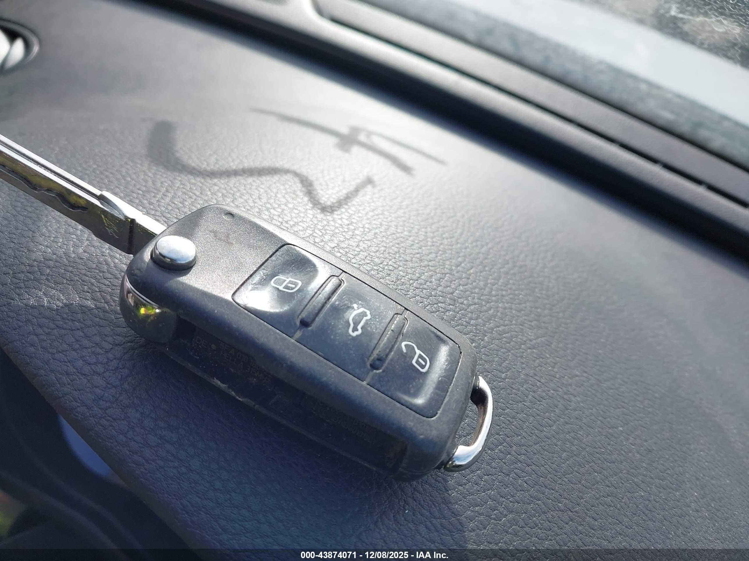 VOLKSWAGEN PASSAT image 11