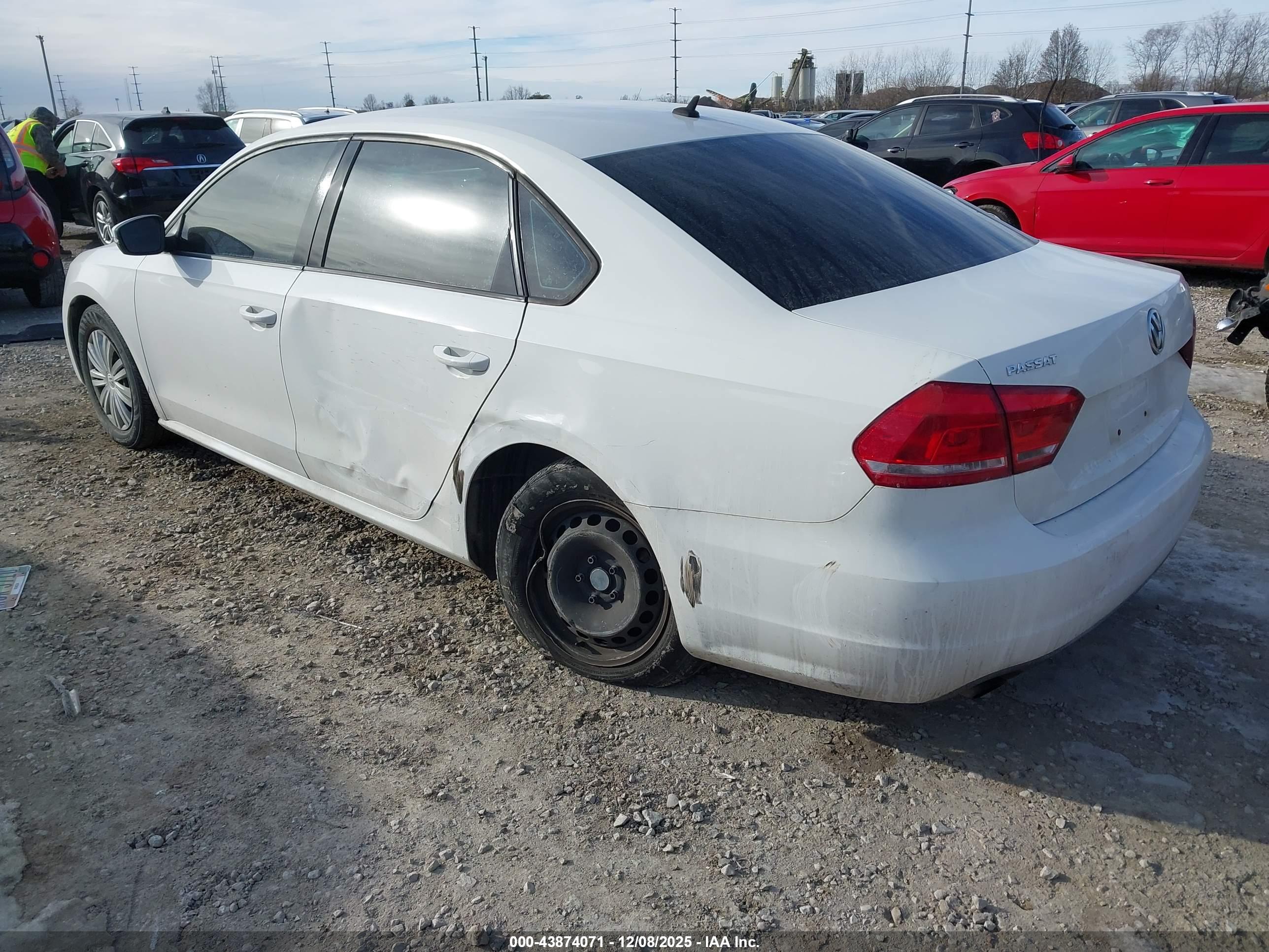 VOLKSWAGEN PASSAT image 3
