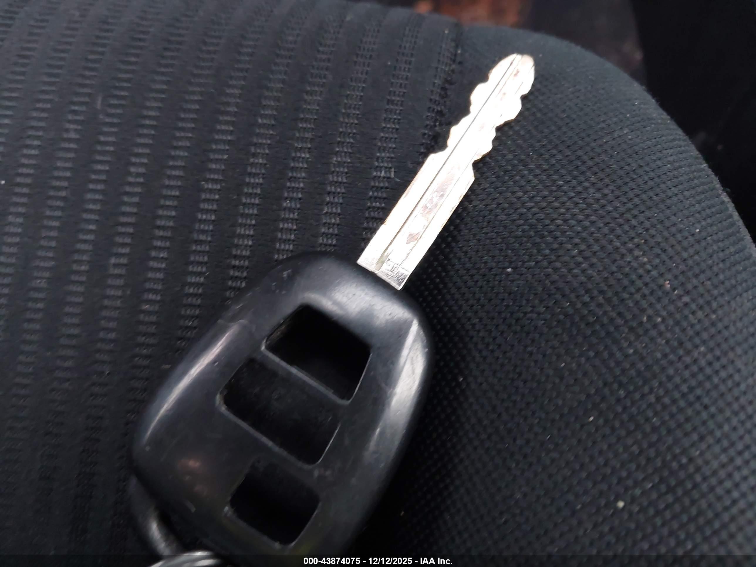 TOYOTA RAV4 image 11