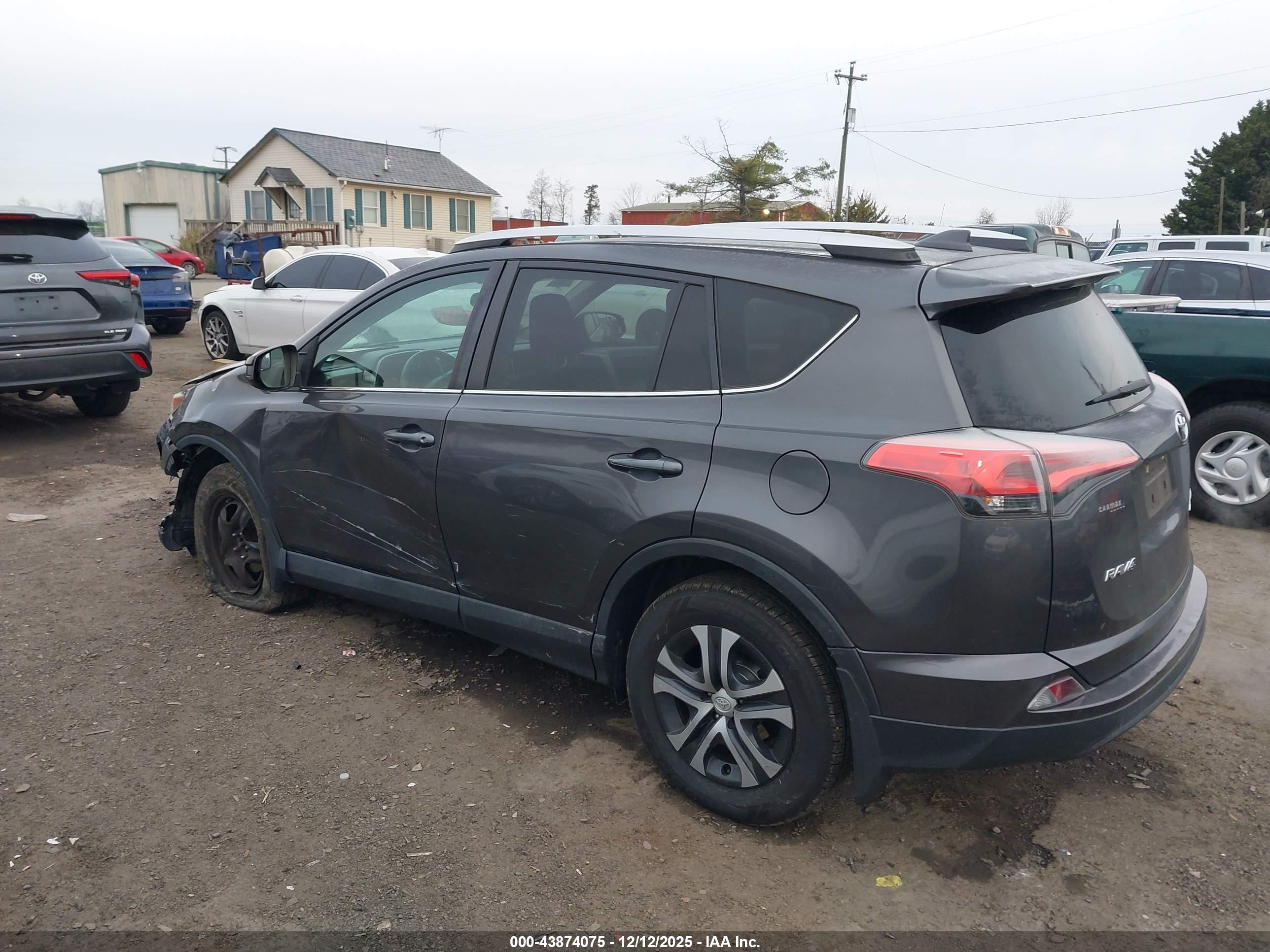TOYOTA RAV4 image 3