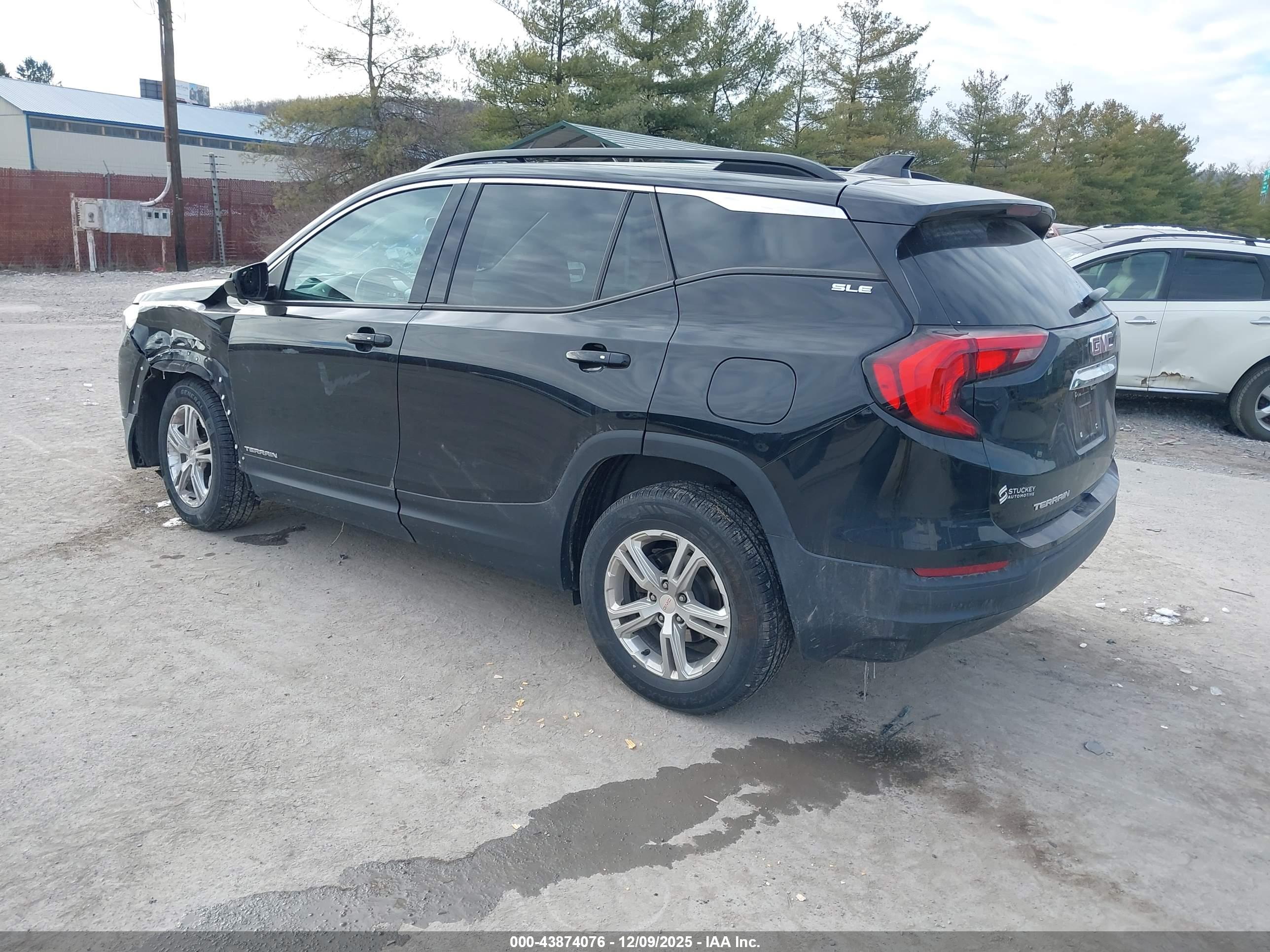 GMC TERRAIN image 3
