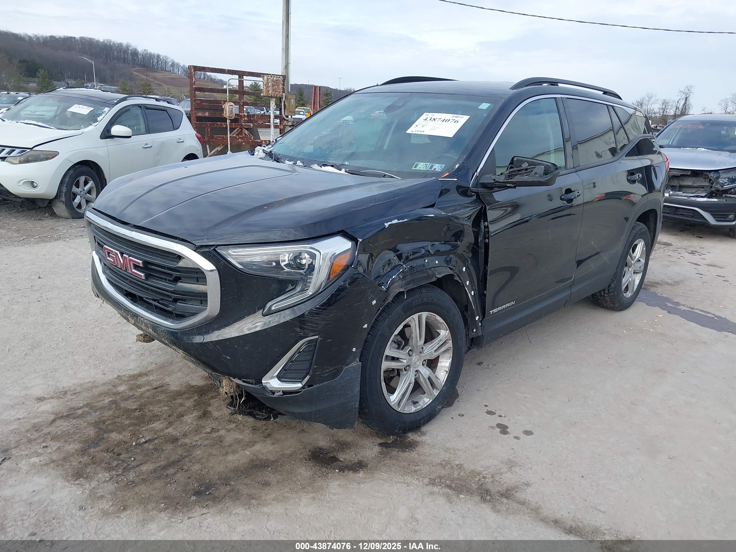 GMC TERRAIN image 6