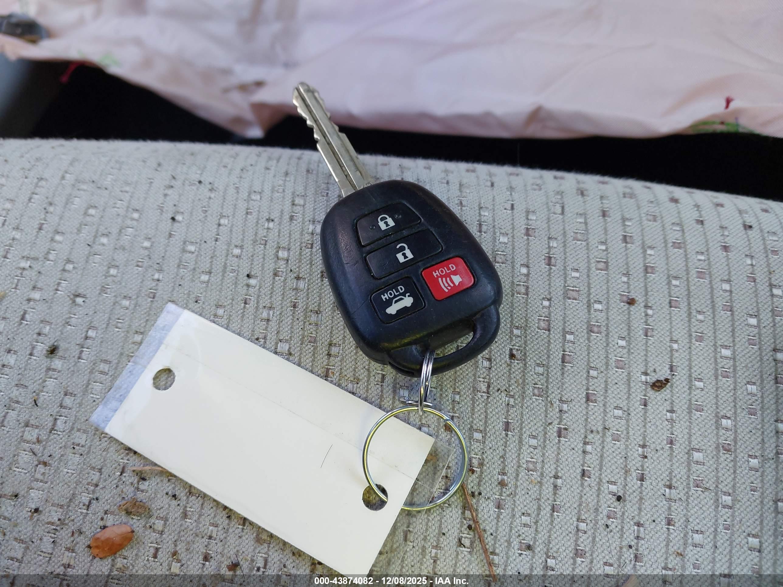 TOYOTA CAMRY image 11