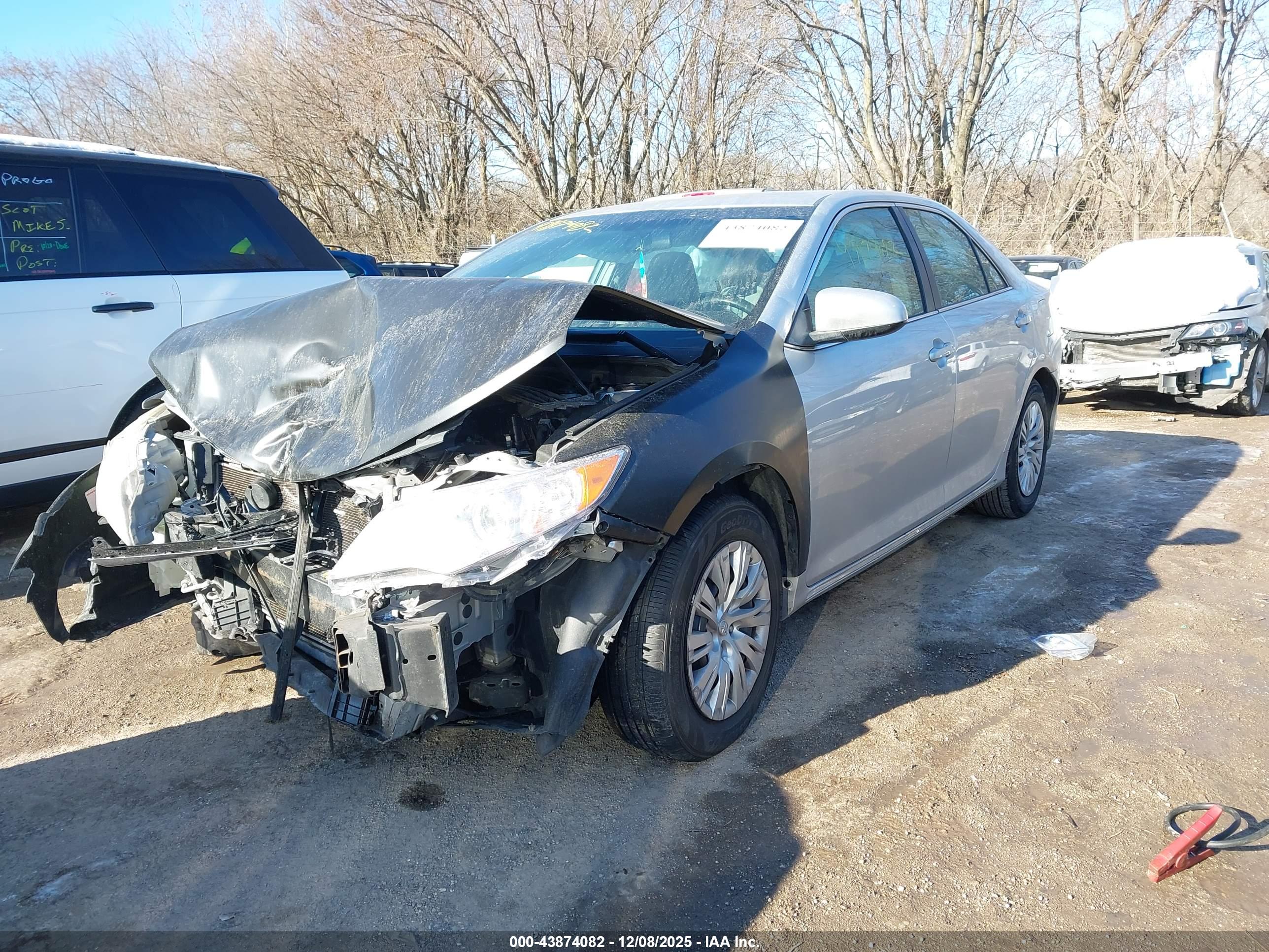 TOYOTA CAMRY image 2