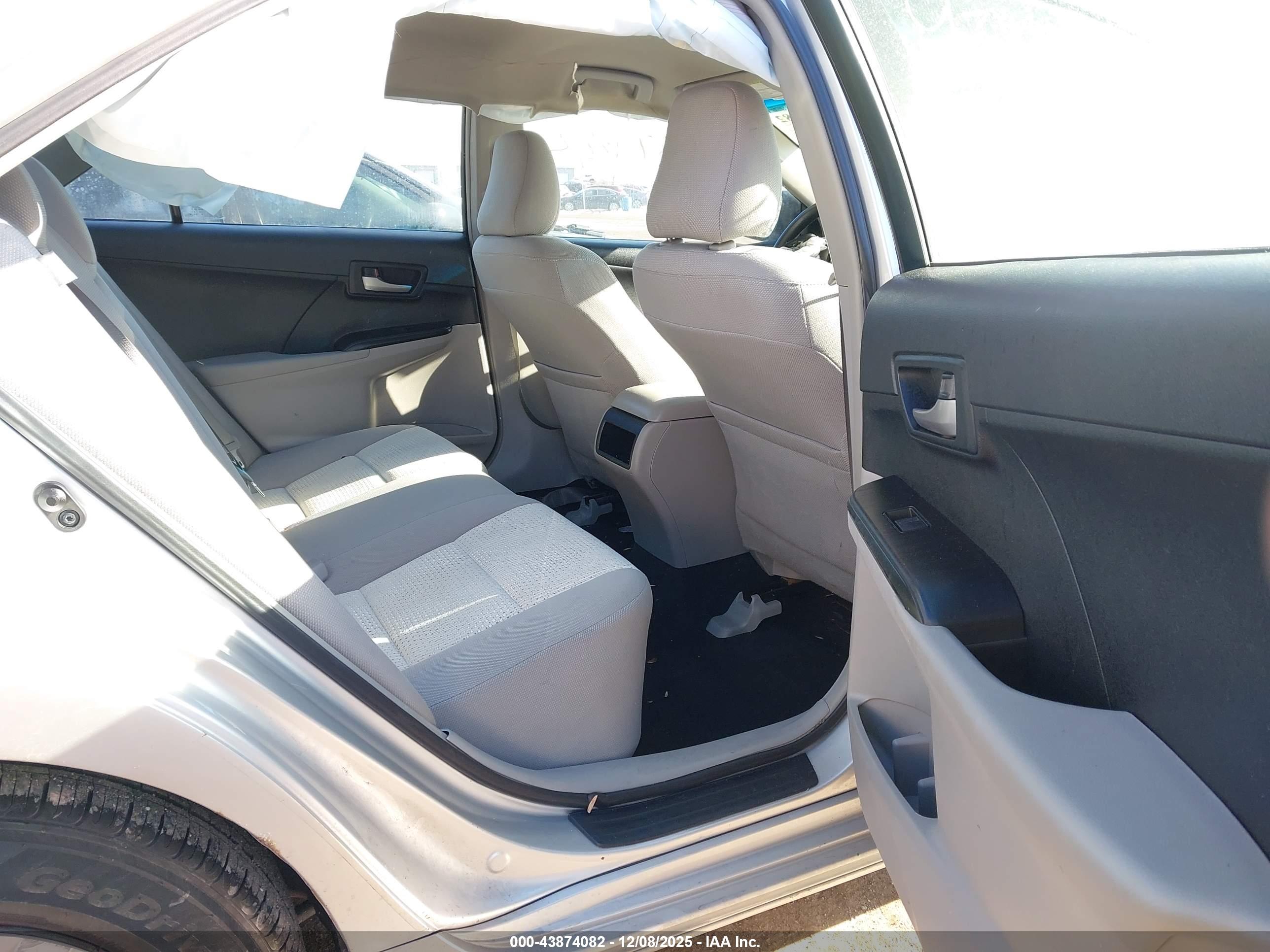 TOYOTA CAMRY image 8