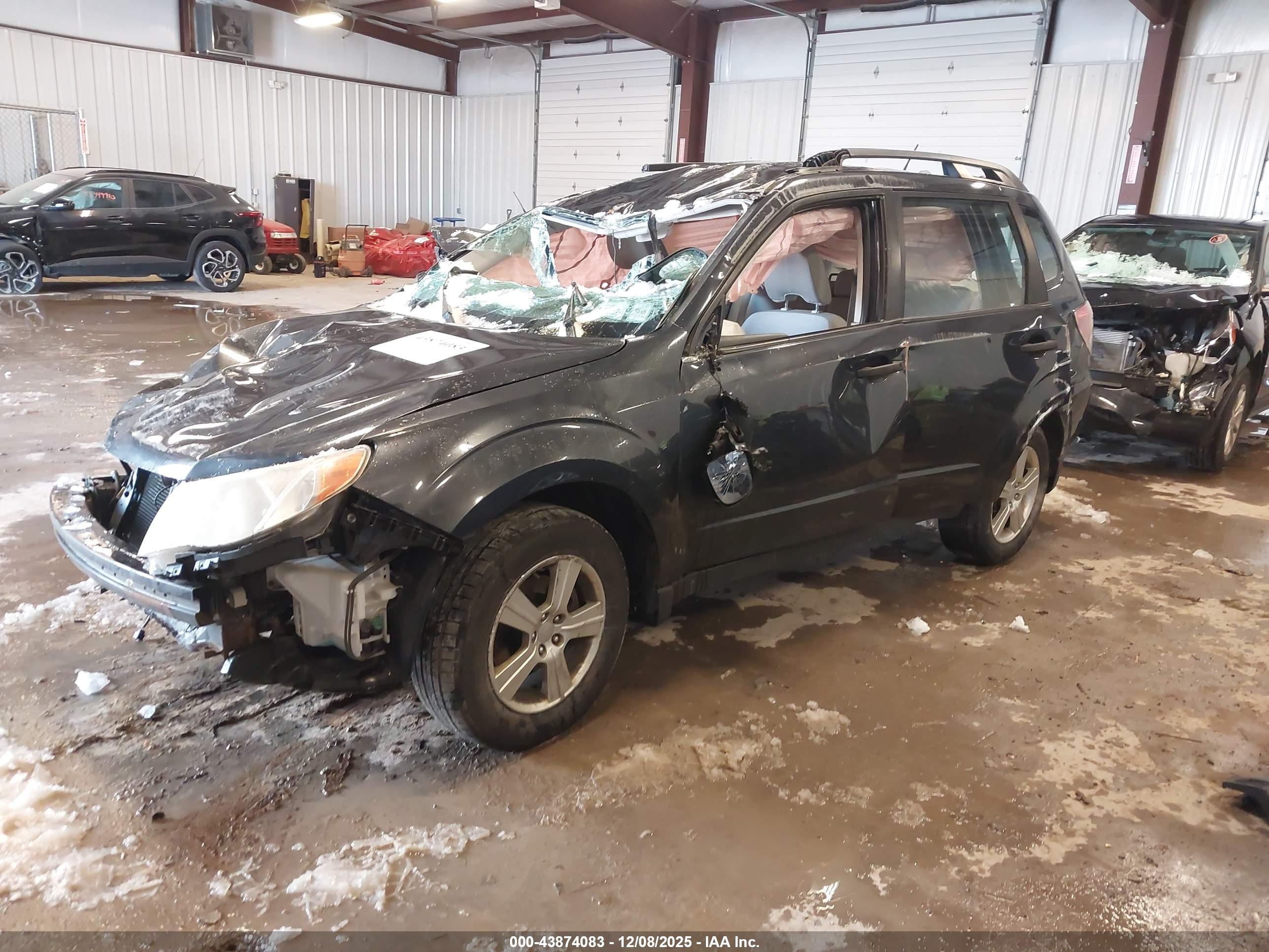 SUBARU FORESTER image 2