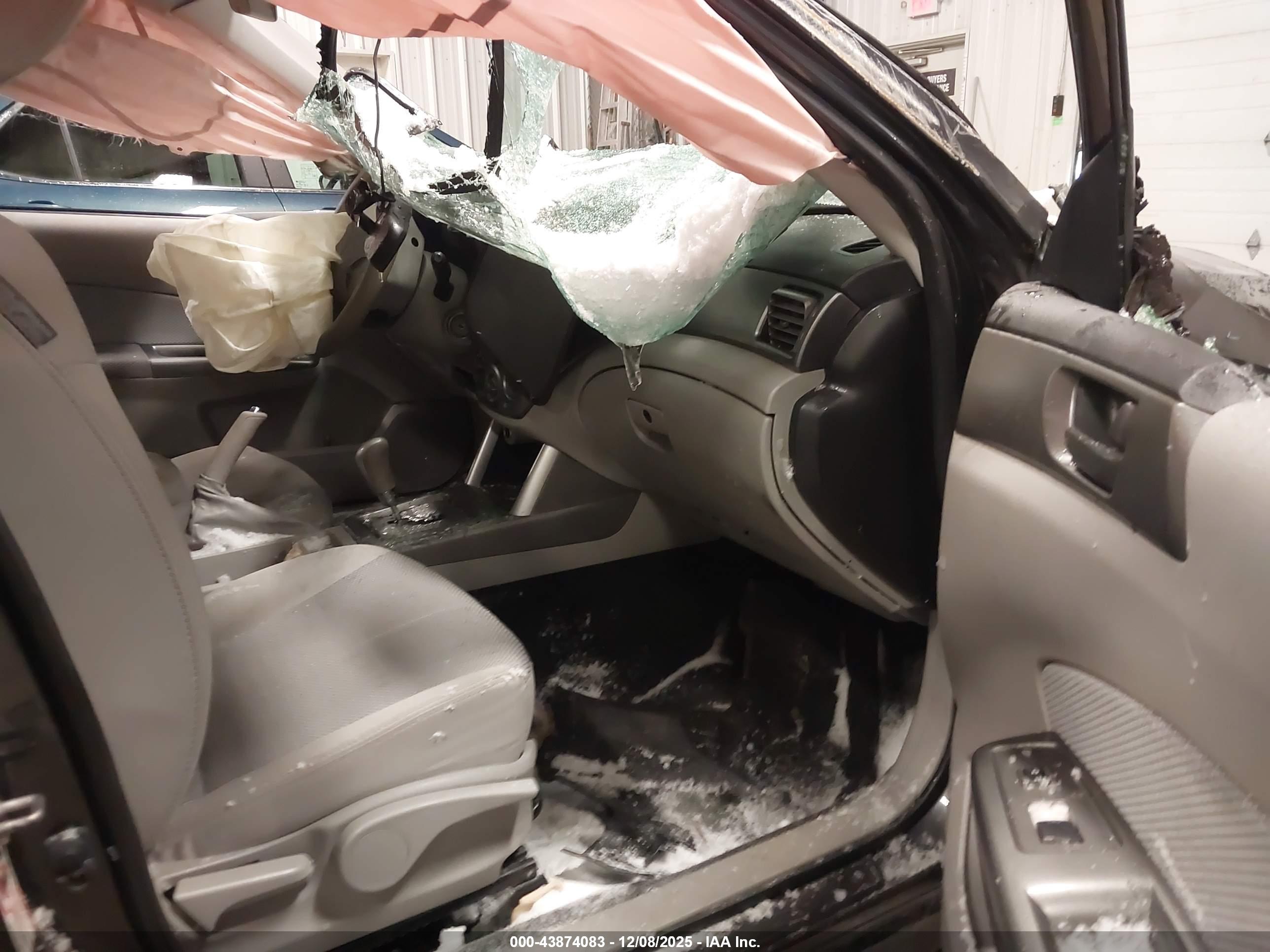 SUBARU FORESTER image 5