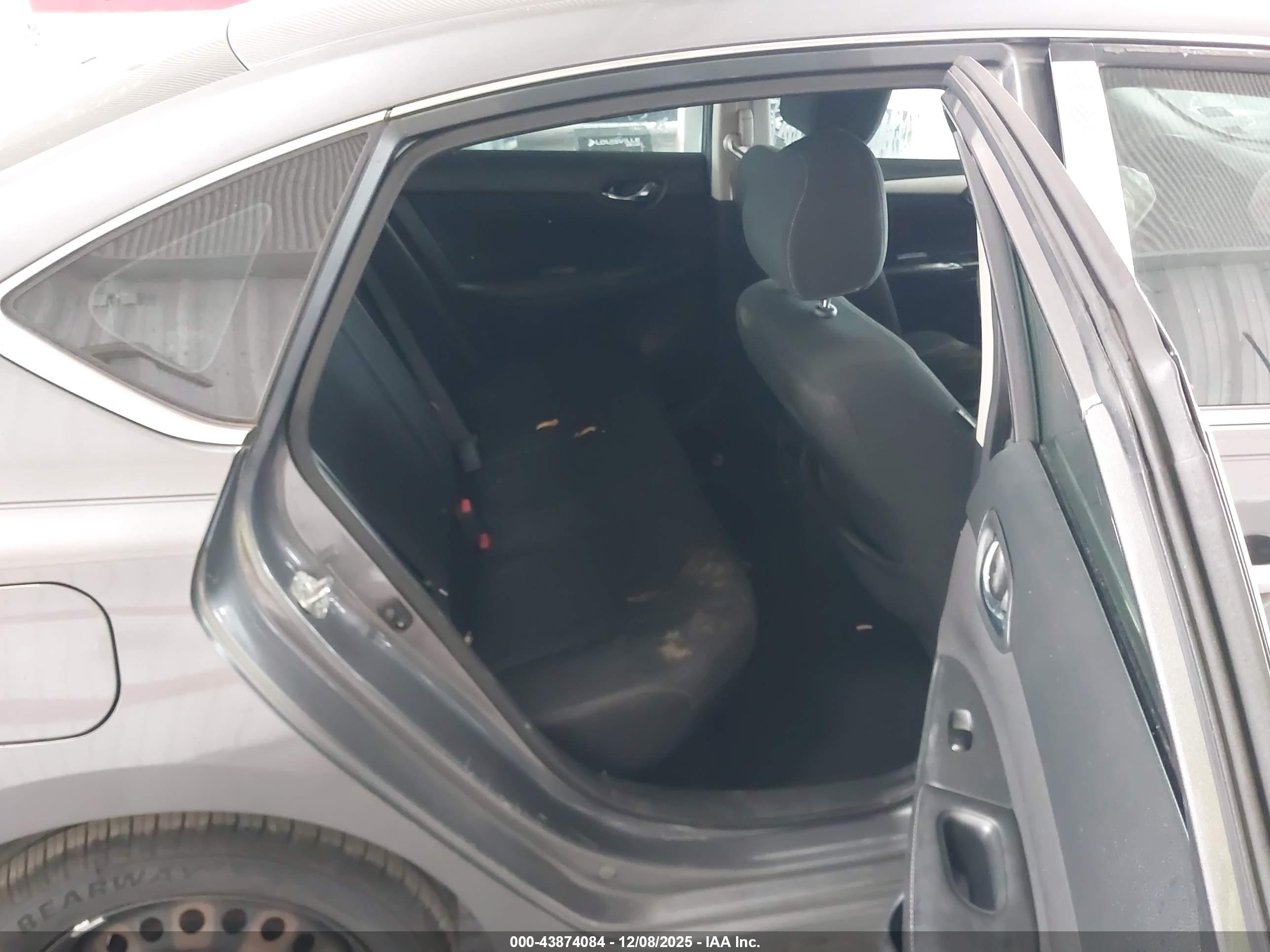 NISSAN SENTRA image 8
