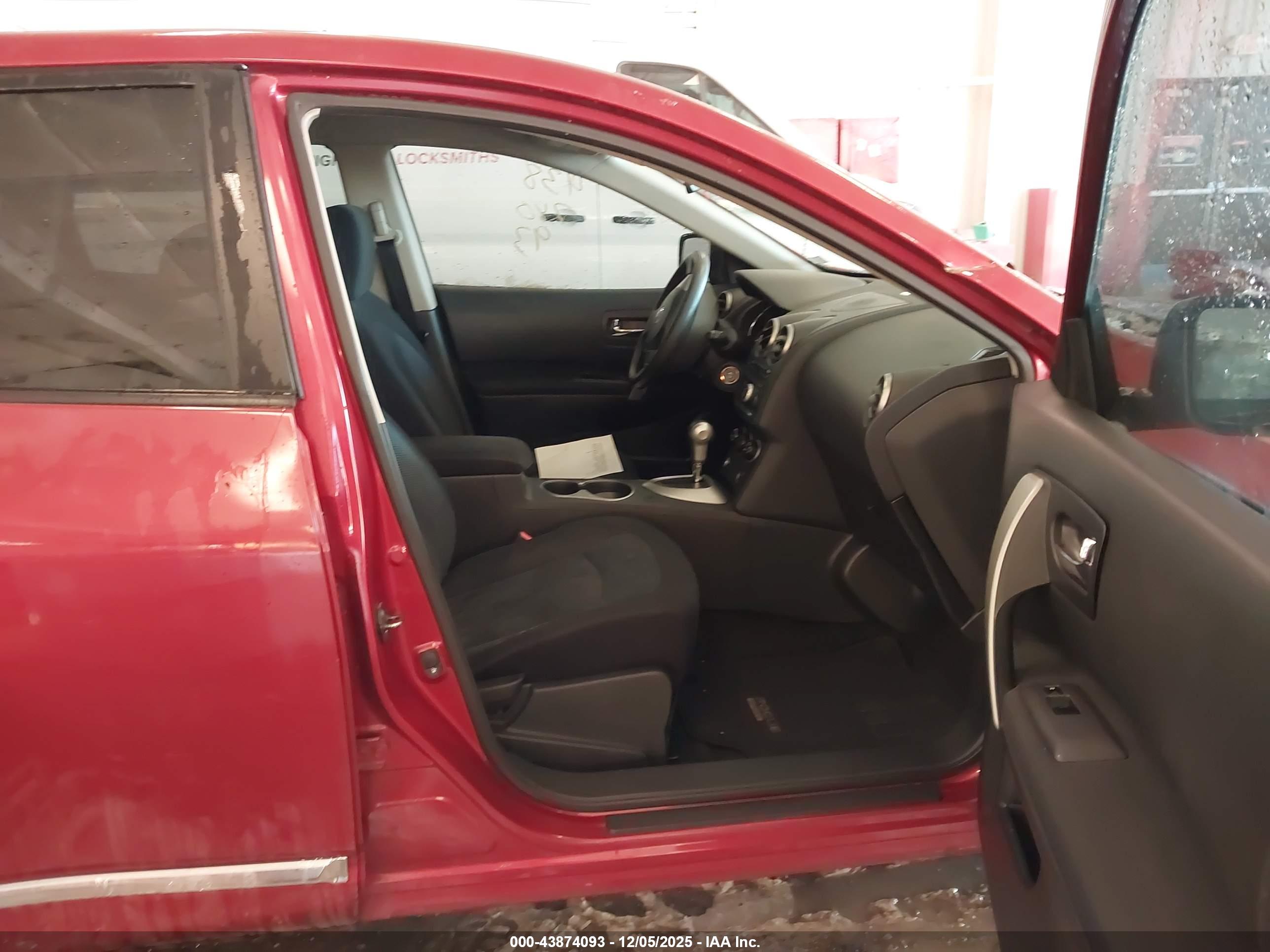 NISSAN ROGUE image 5