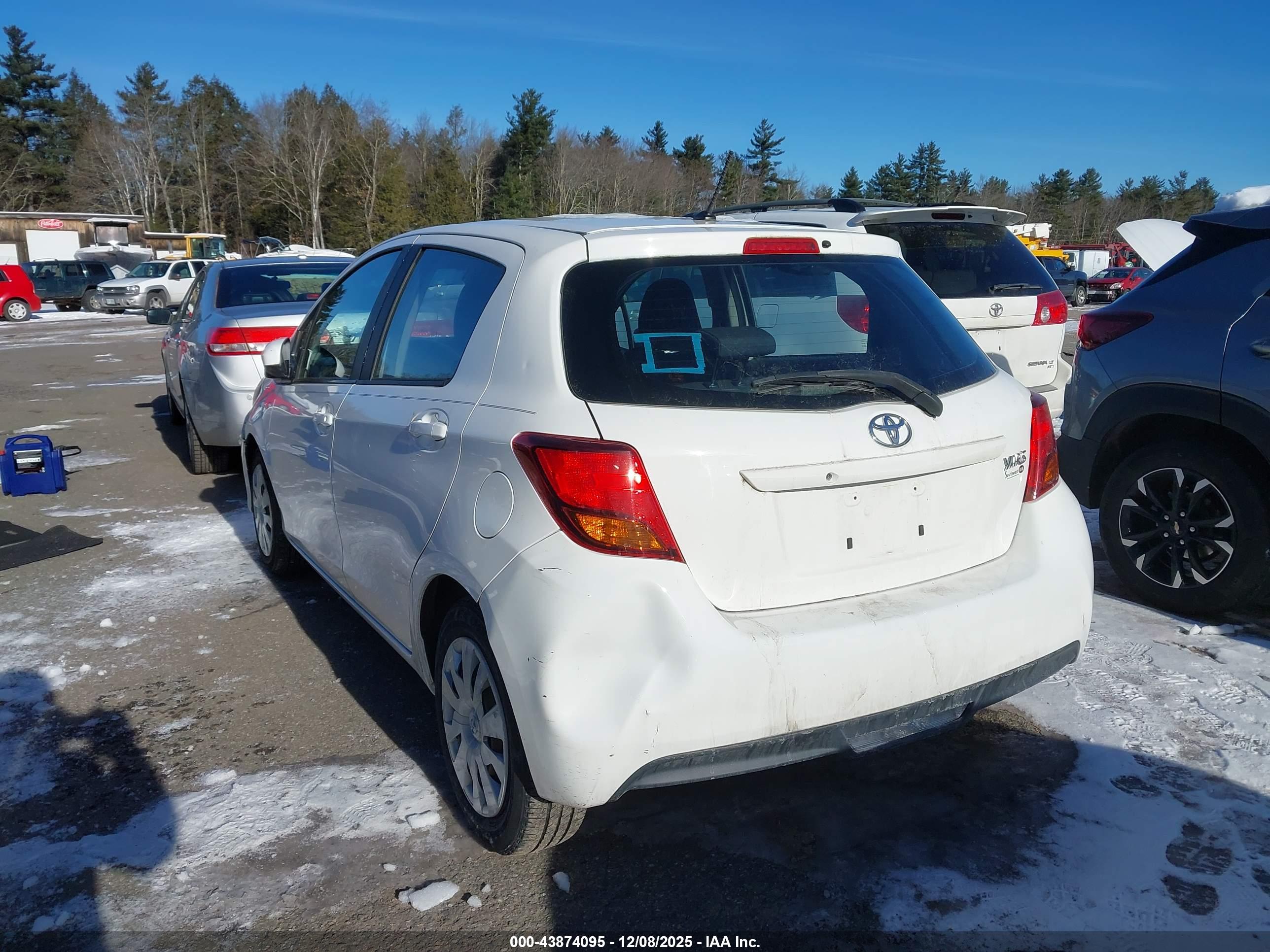 TOYOTA YARIS image 3