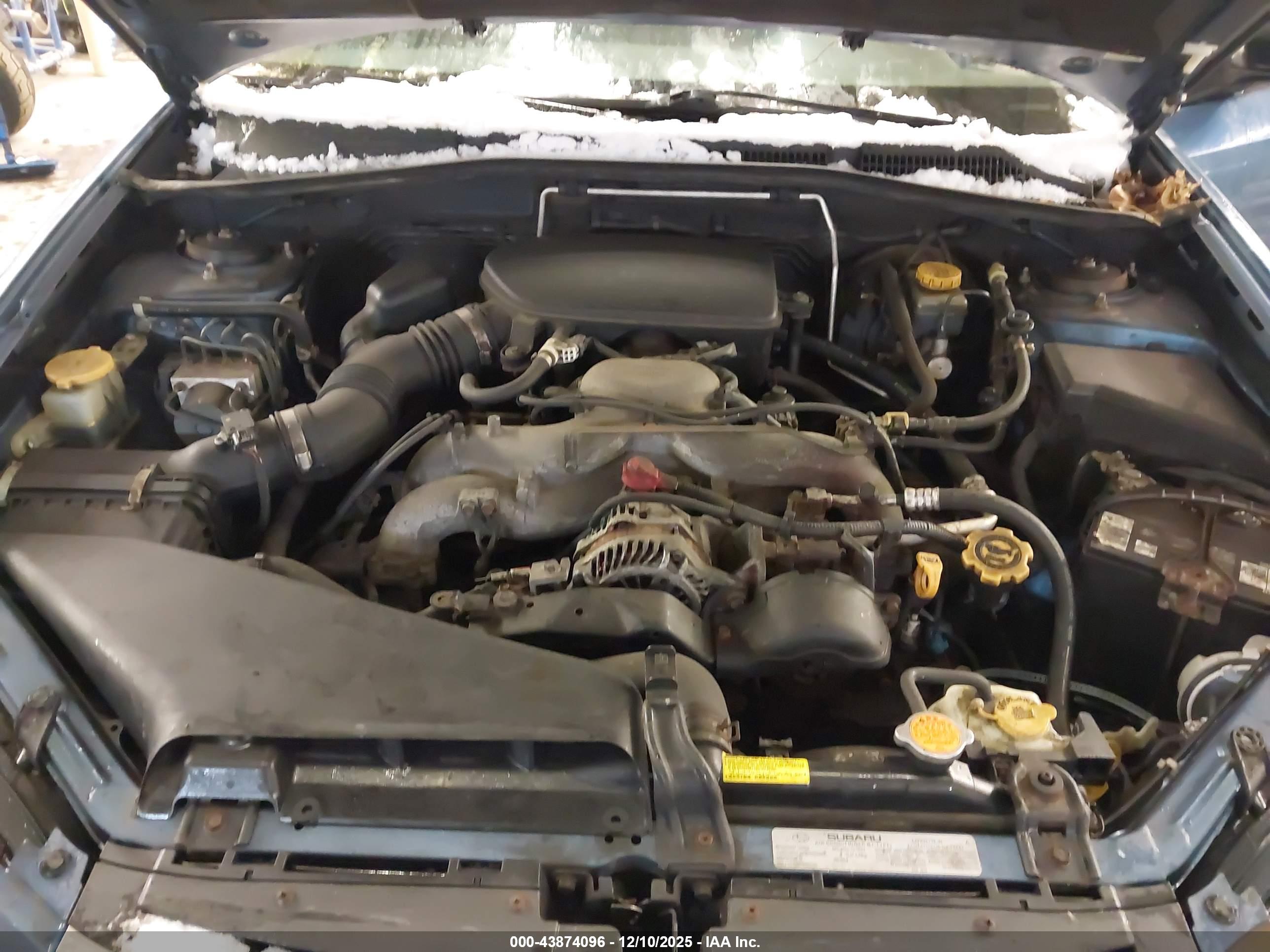 SUBARU OUTBACK image 10