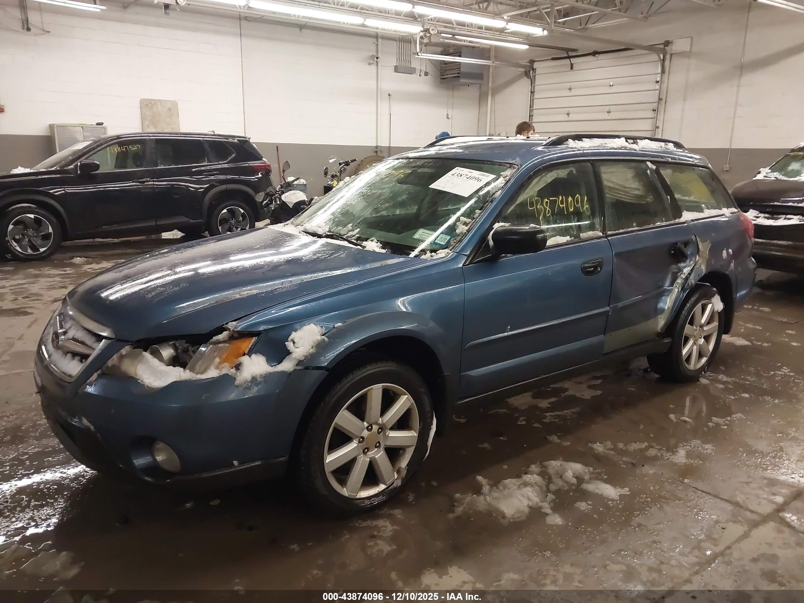 SUBARU OUTBACK image 2