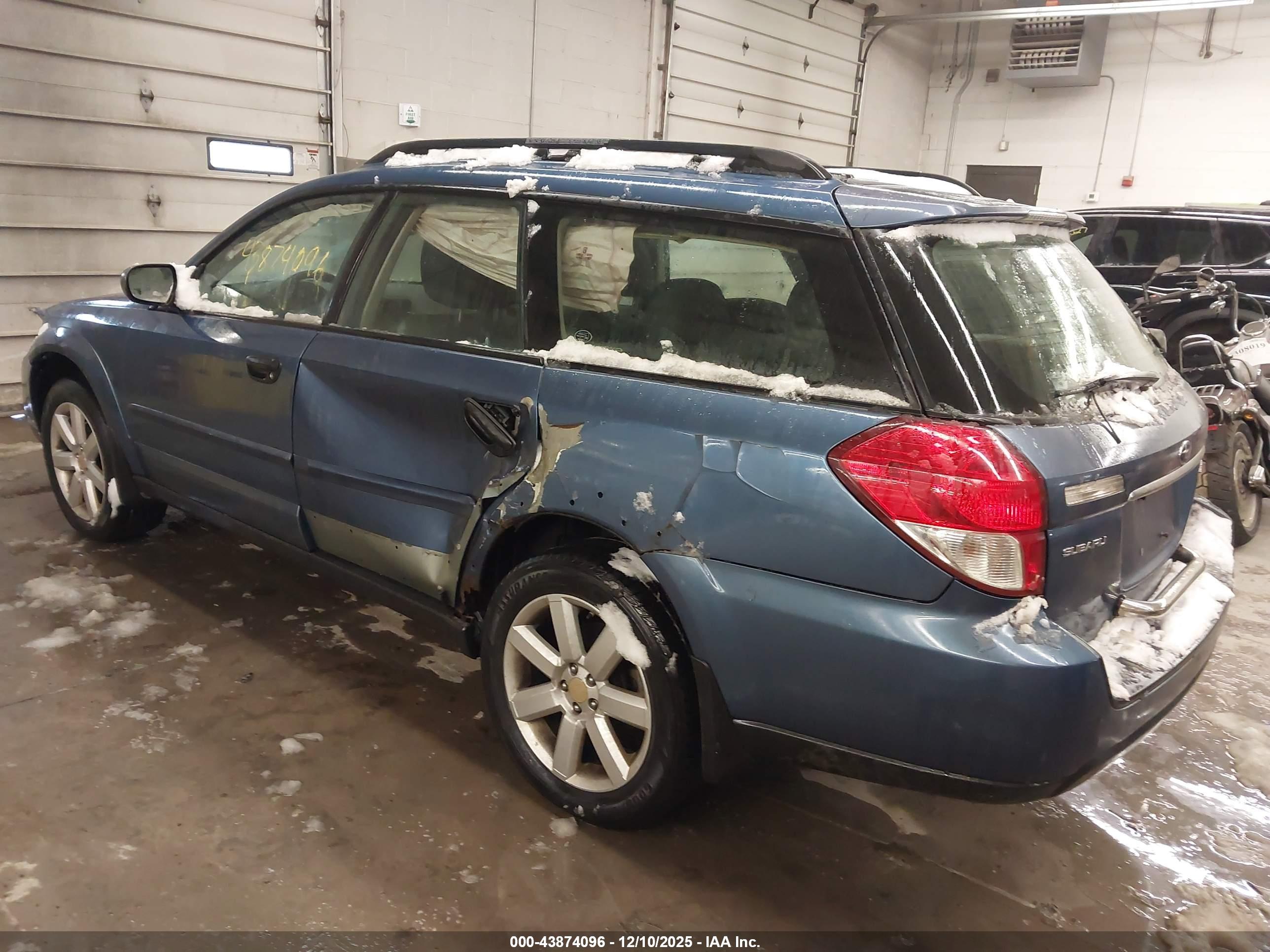 SUBARU OUTBACK image 3