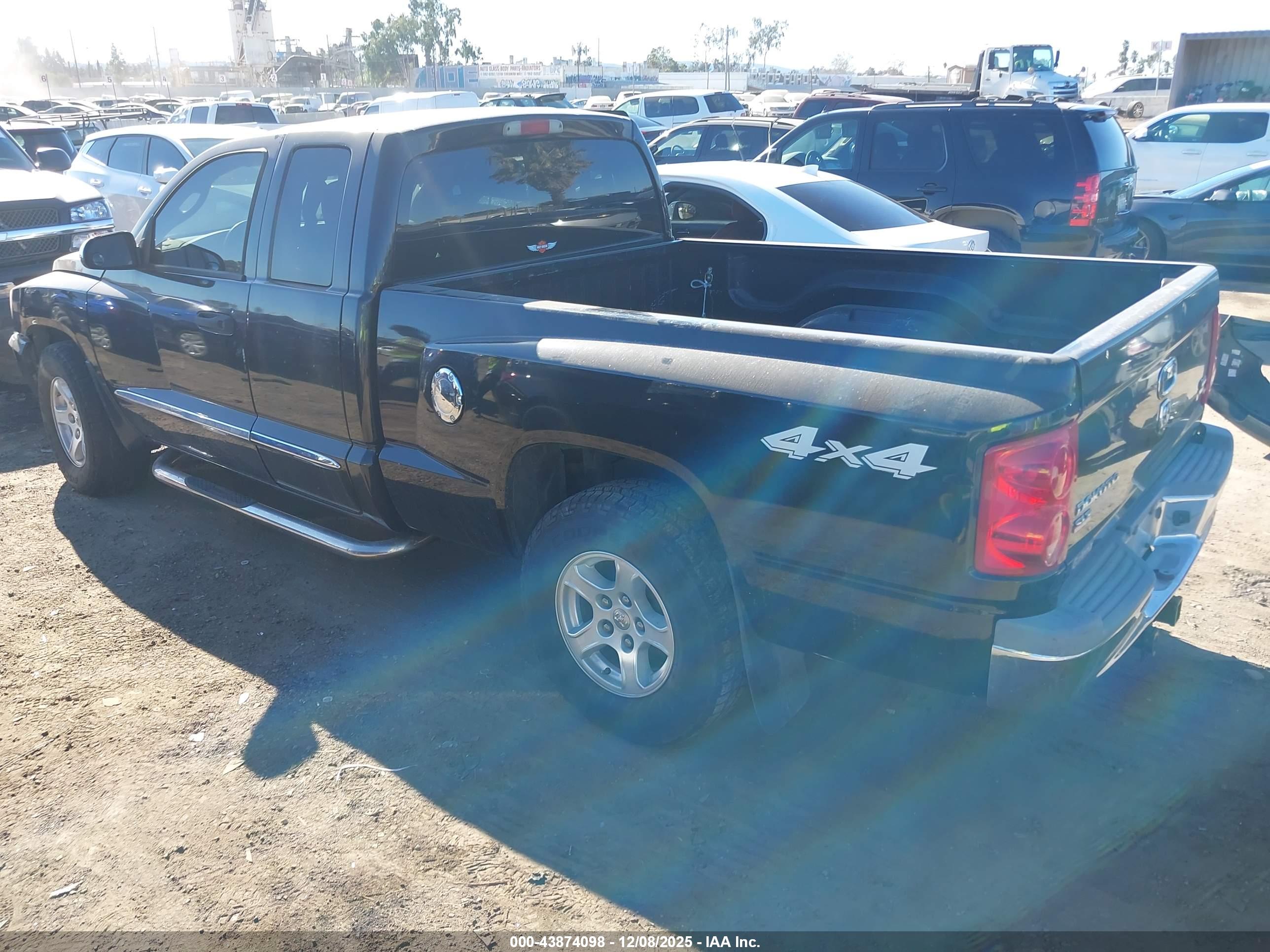 DODGE DAKOTA image 3