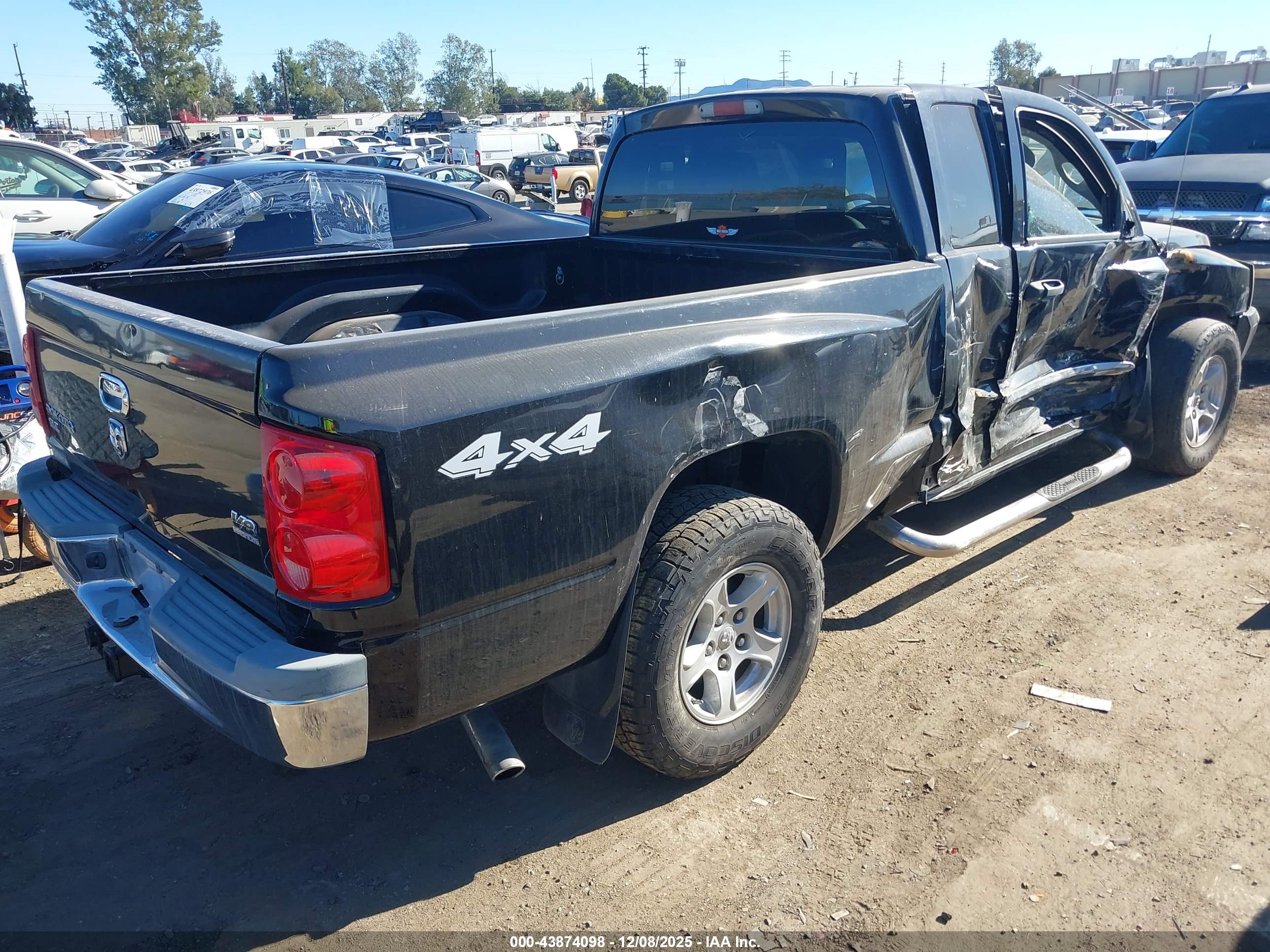 DODGE DAKOTA image 4