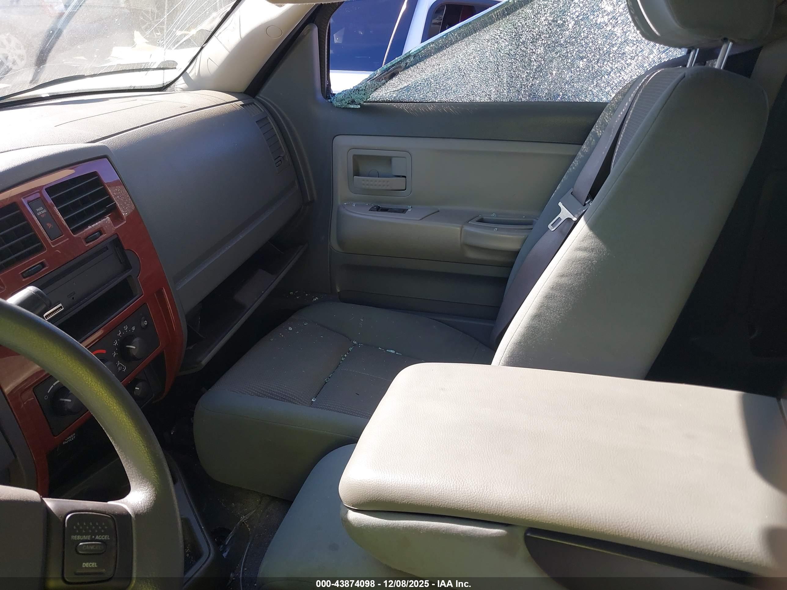DODGE DAKOTA image 5