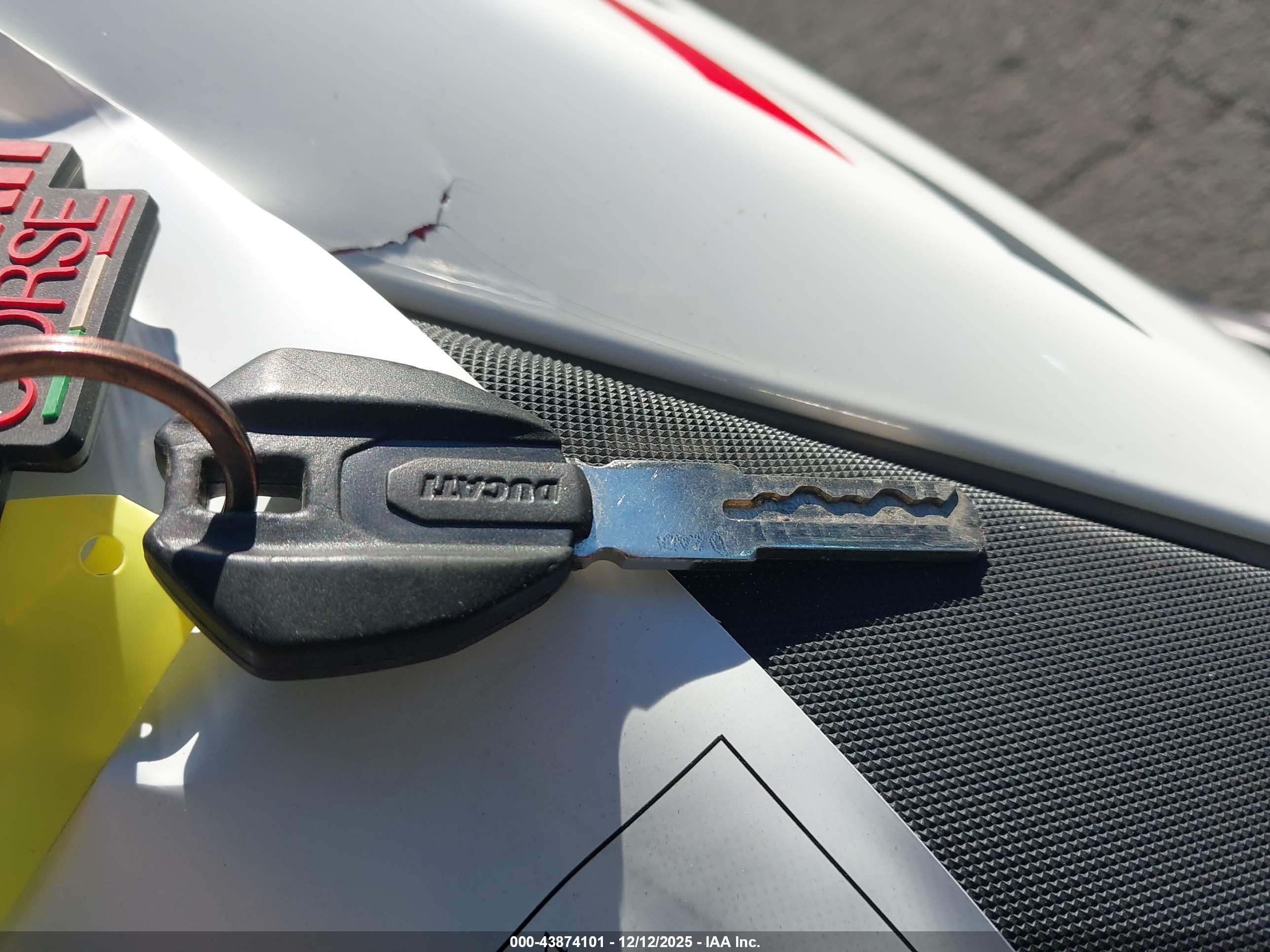 DUCATI HYPERMOTARD image 11