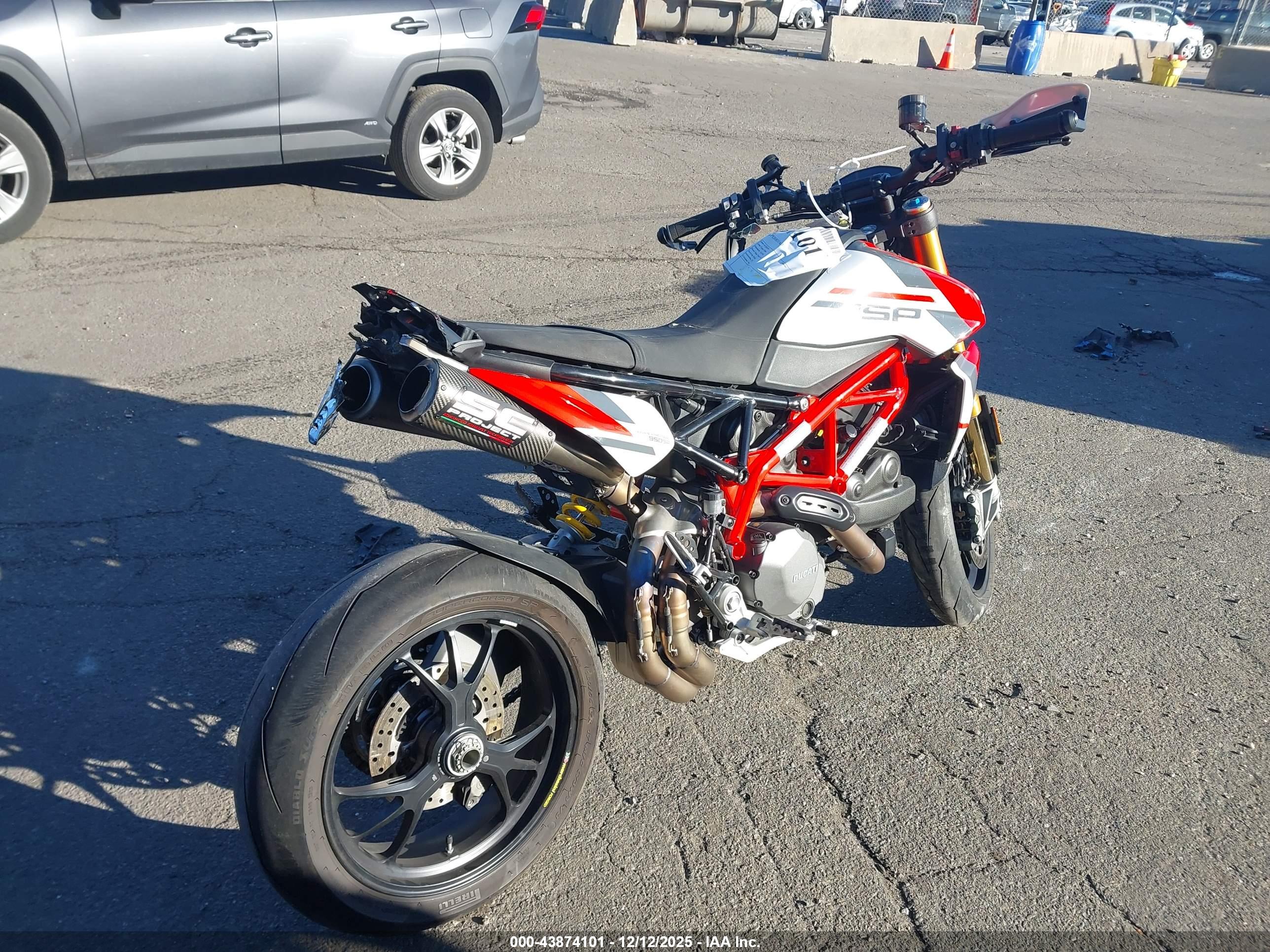 DUCATI HYPERMOTARD image 4