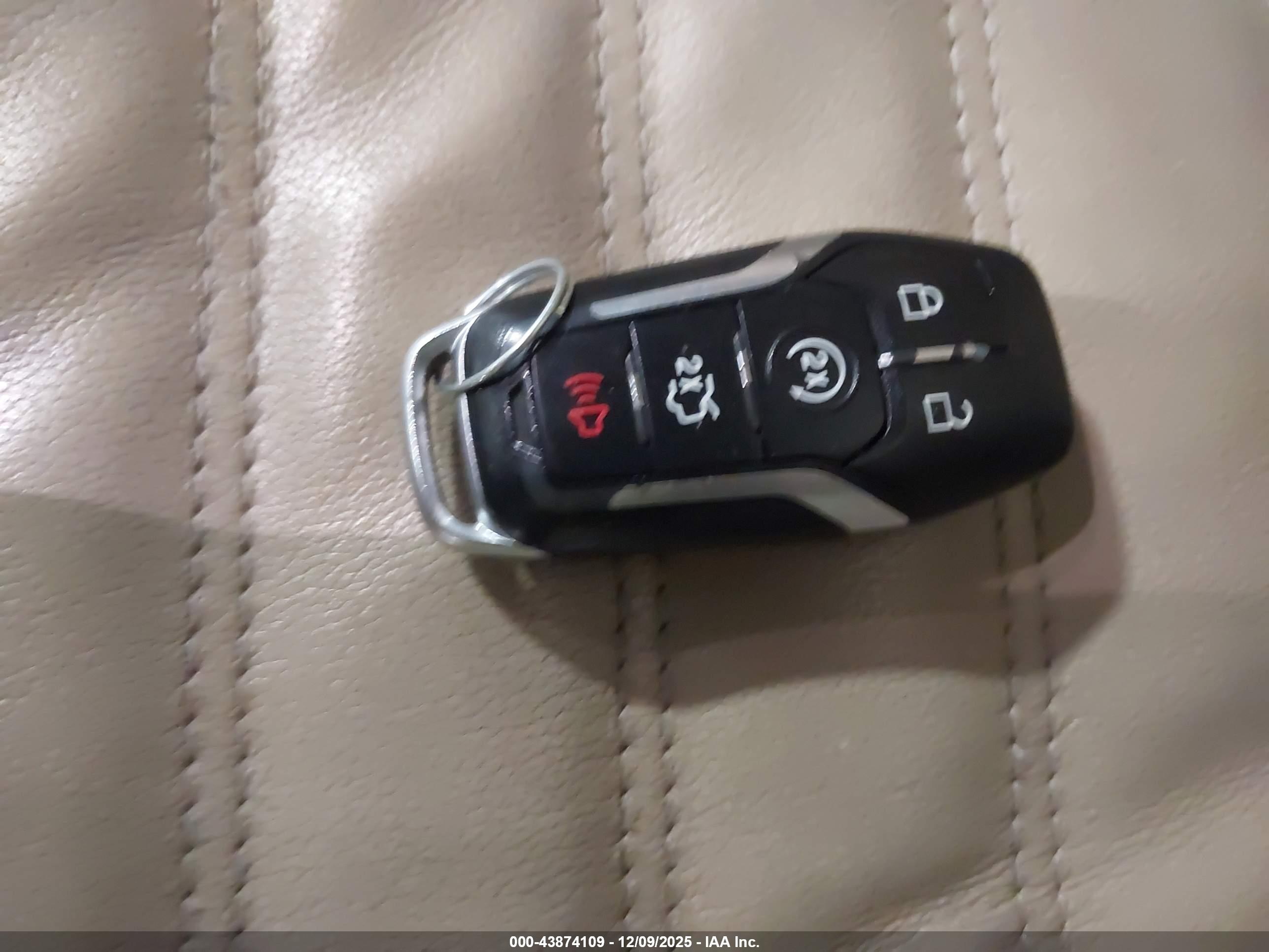 FORD FUSION image 11