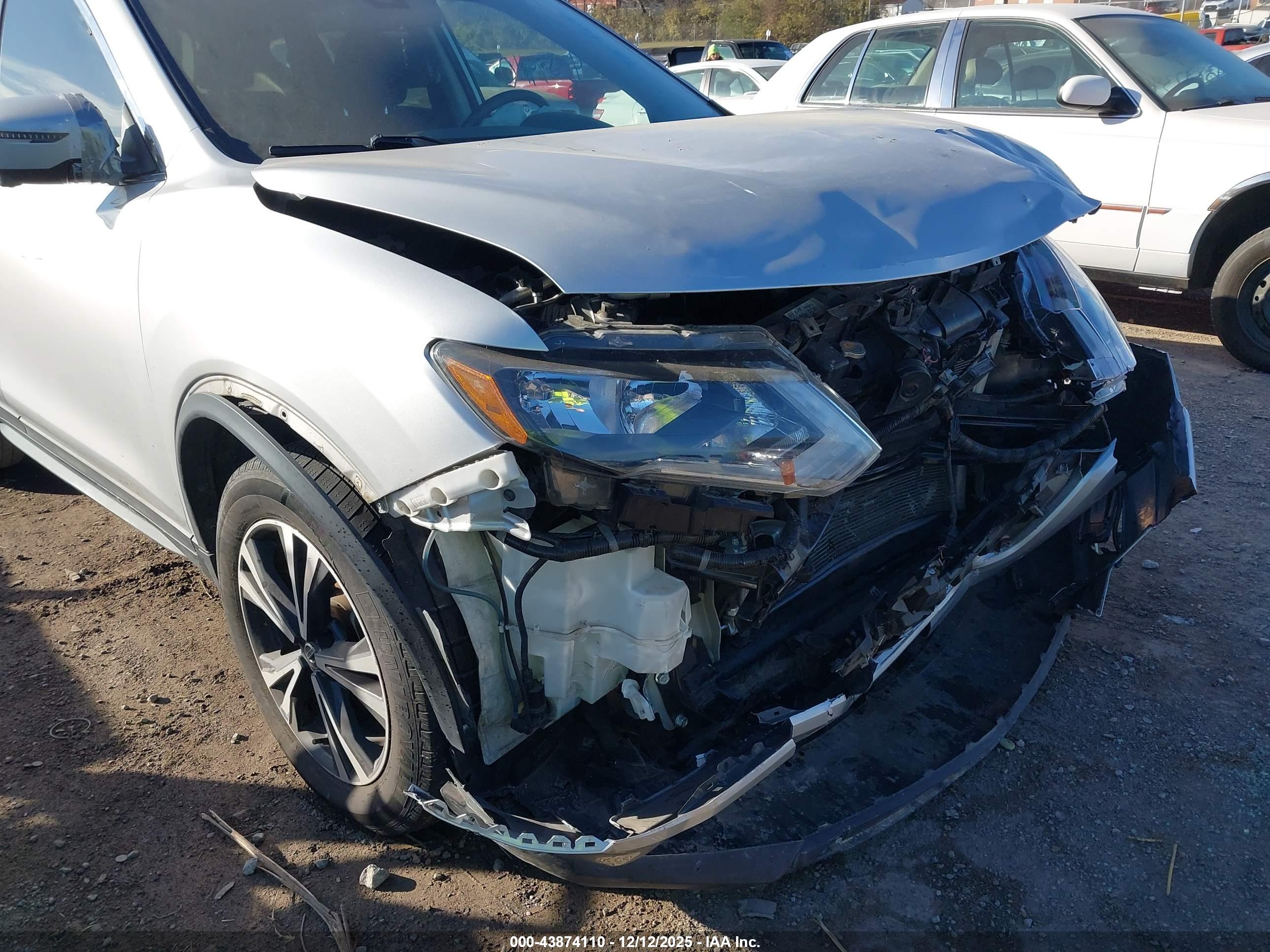 NISSAN ROGUE image 6