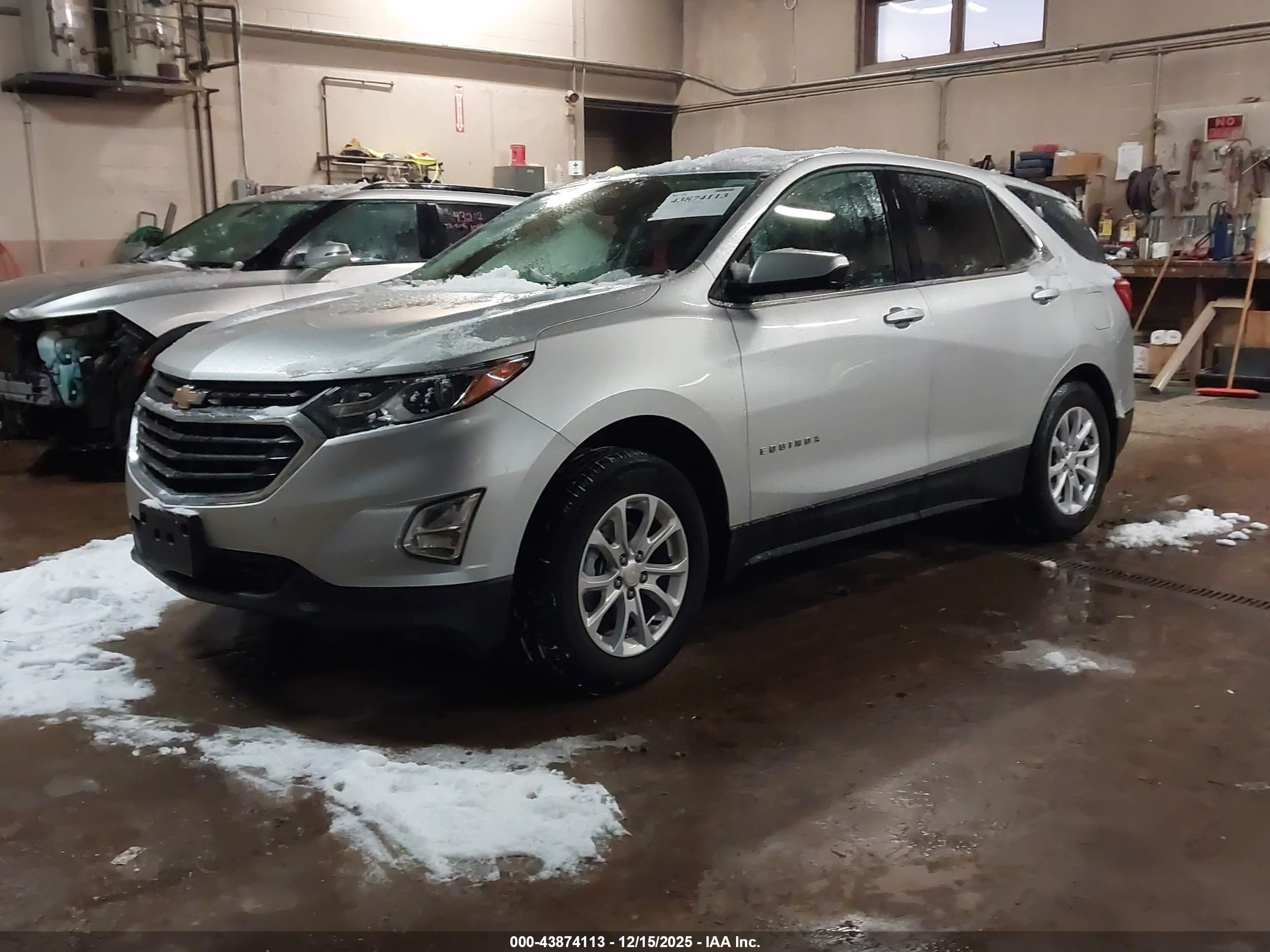 CHEVROLET EQUINOX image 2