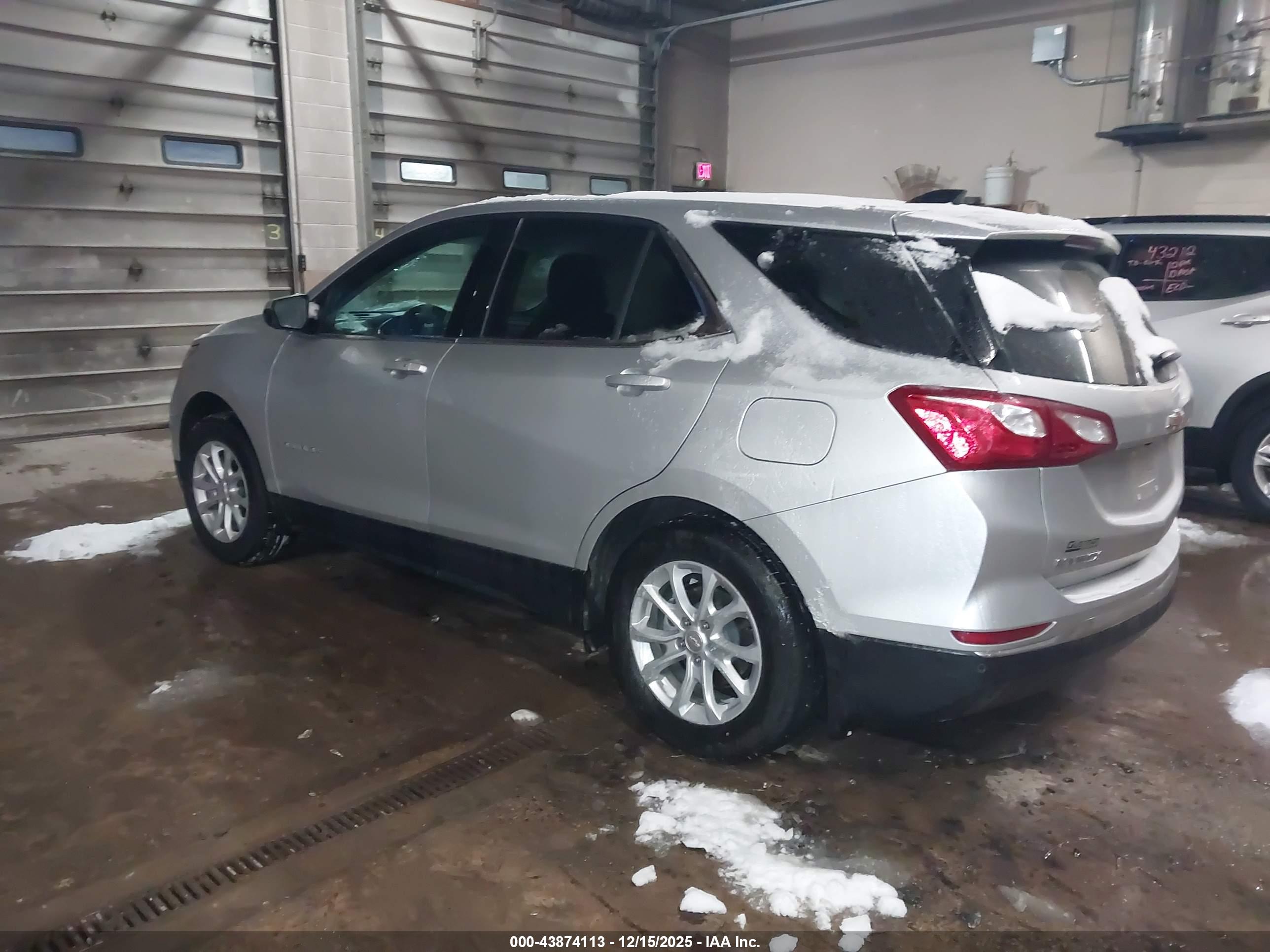 CHEVROLET EQUINOX image 3