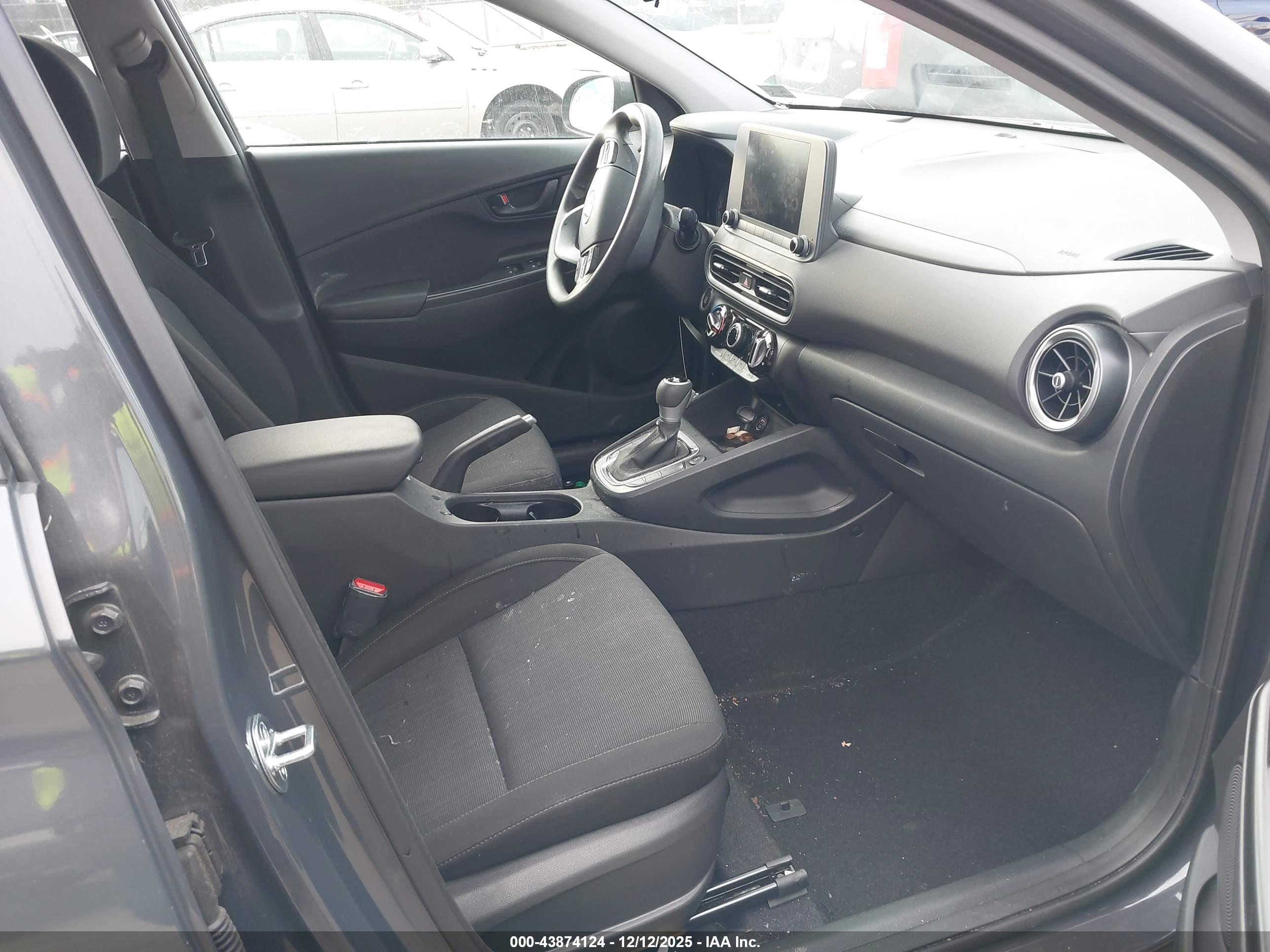 HYUNDAI KONA image 5