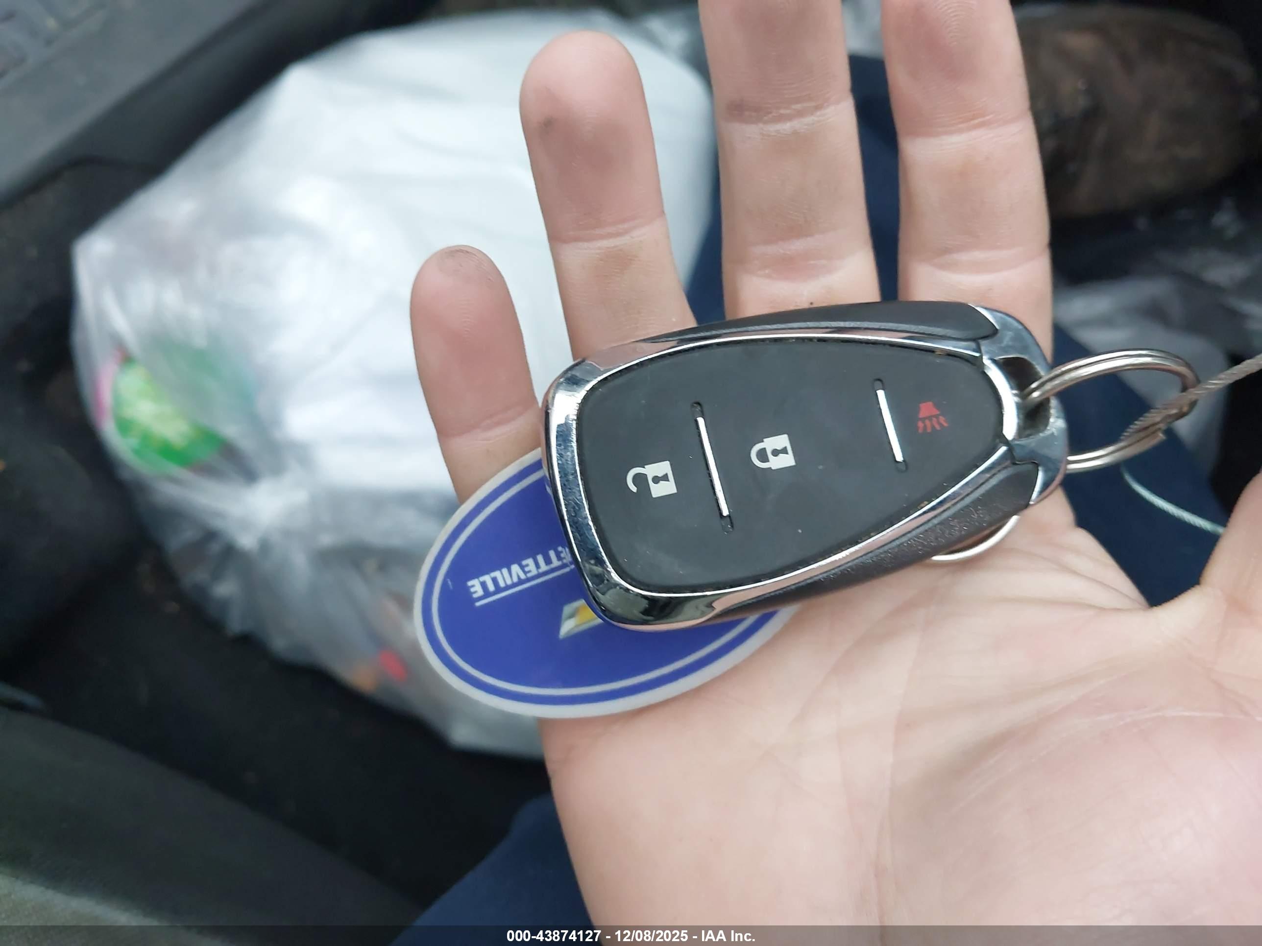 CHEVROLET EQUINOX image 11