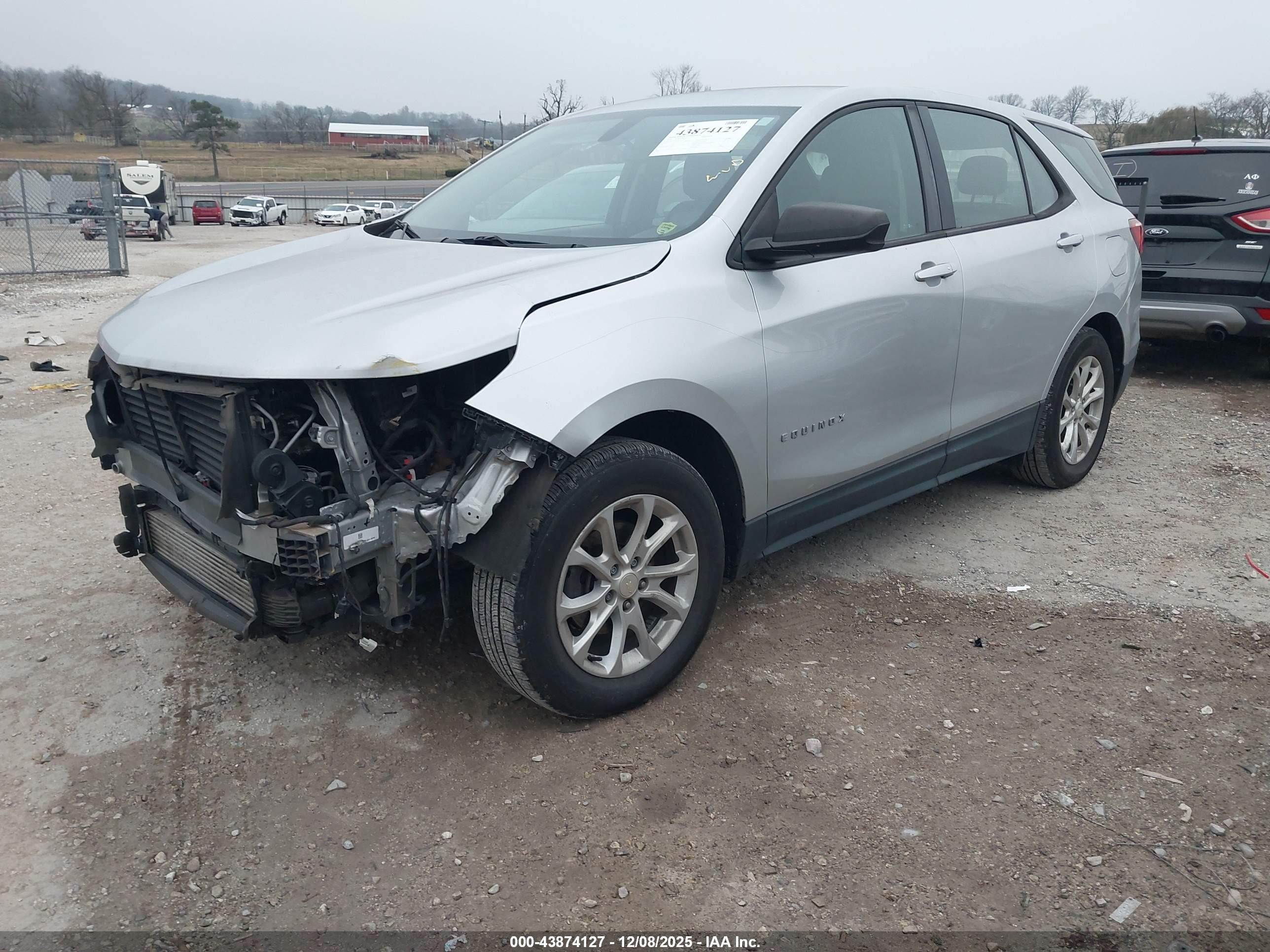 CHEVROLET EQUINOX image 2