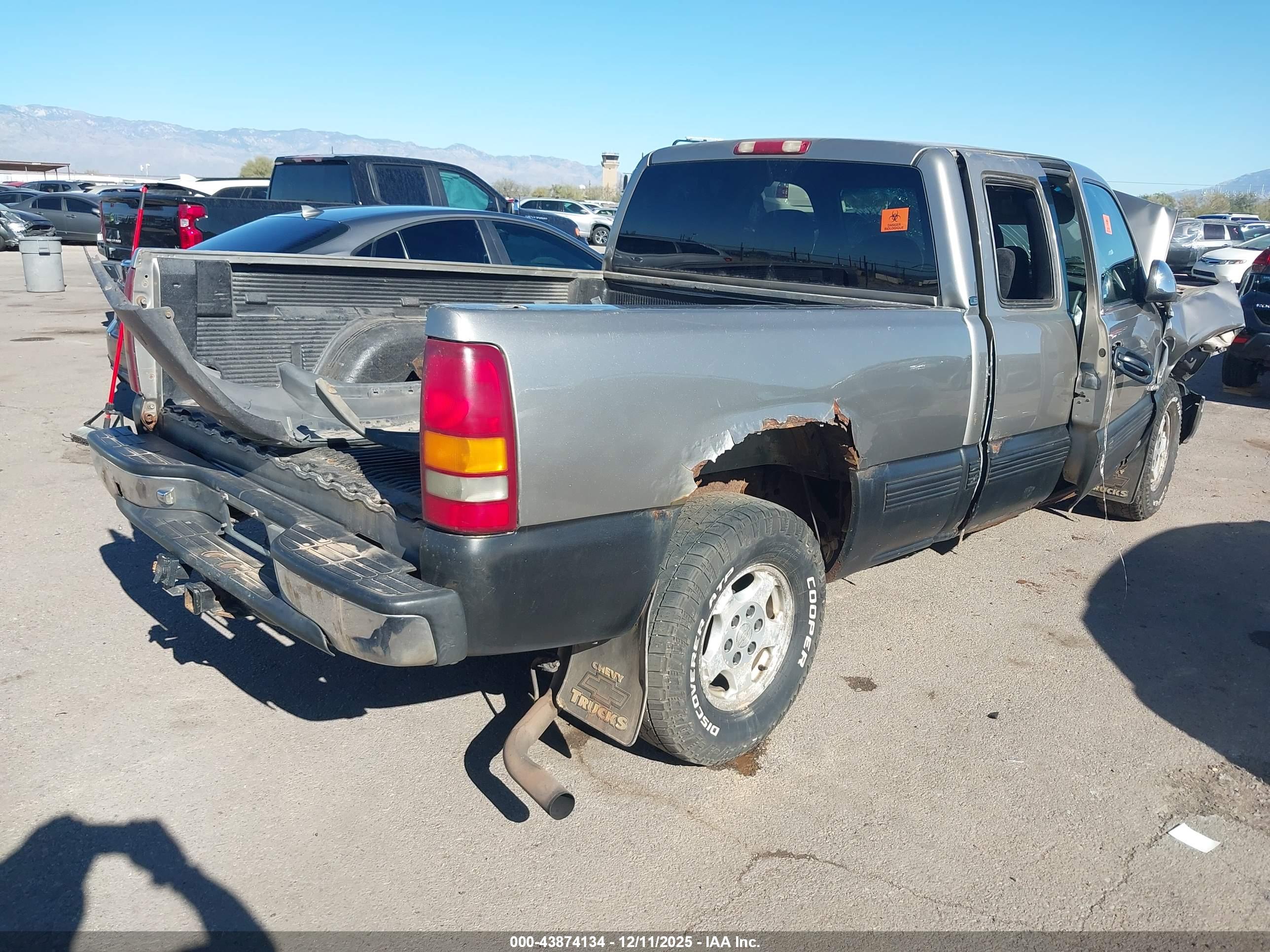 CHEVROLET SILVERADO image 4