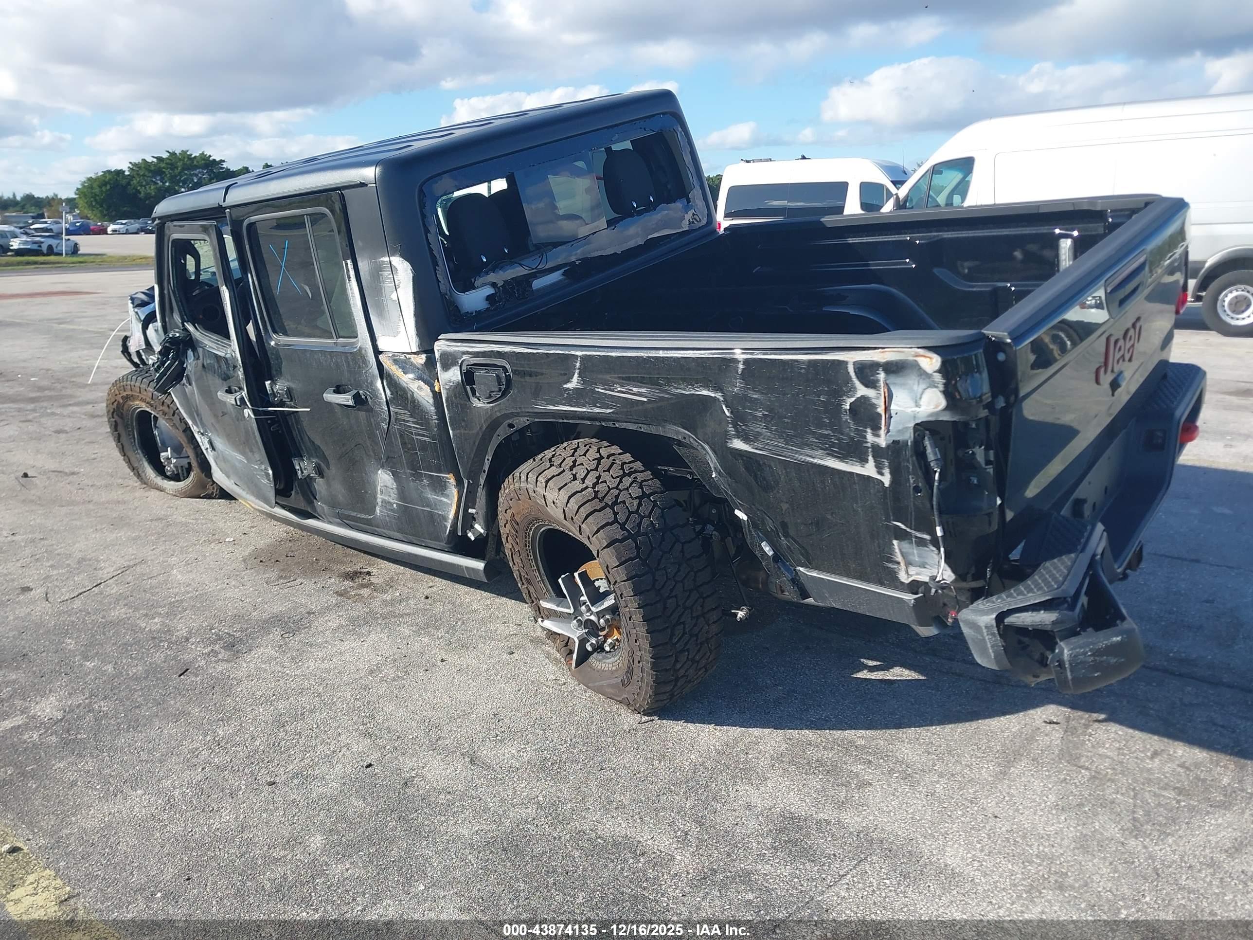 JEEP GLADIATOR image 3