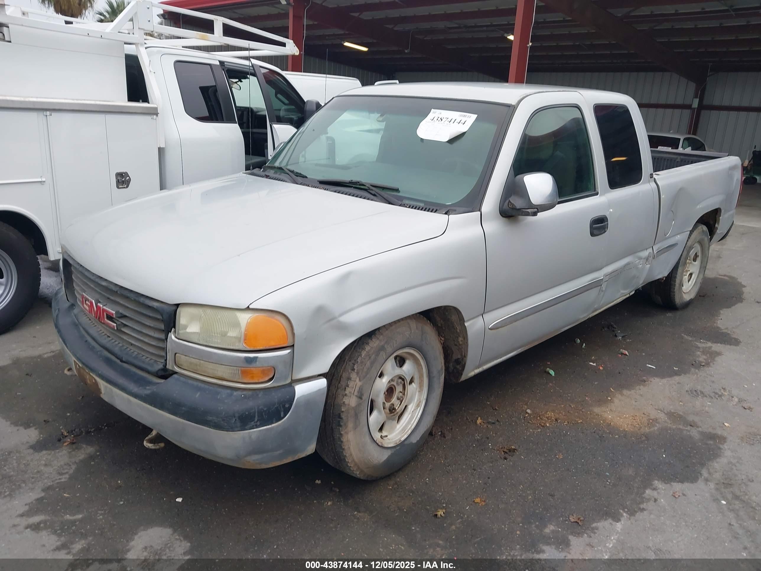 GMC SIERRA image 2