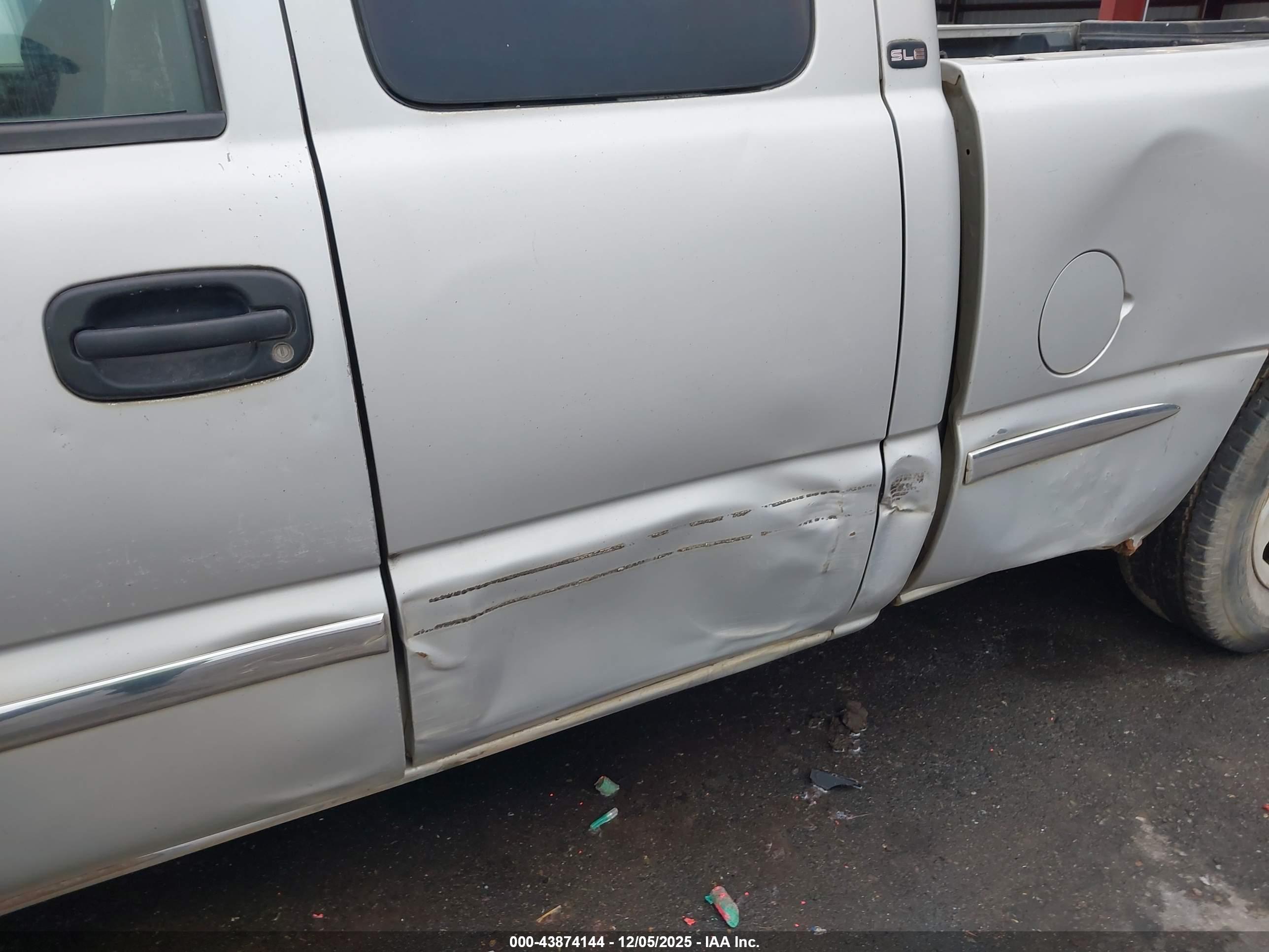 GMC SIERRA image 6